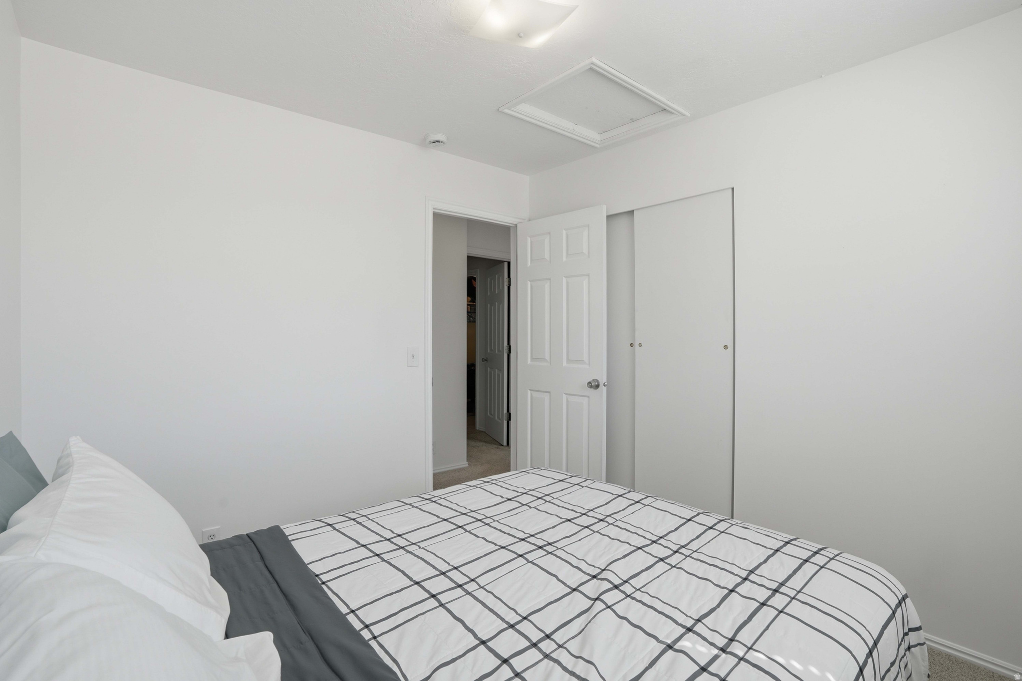WALNUT HILLS - Residential