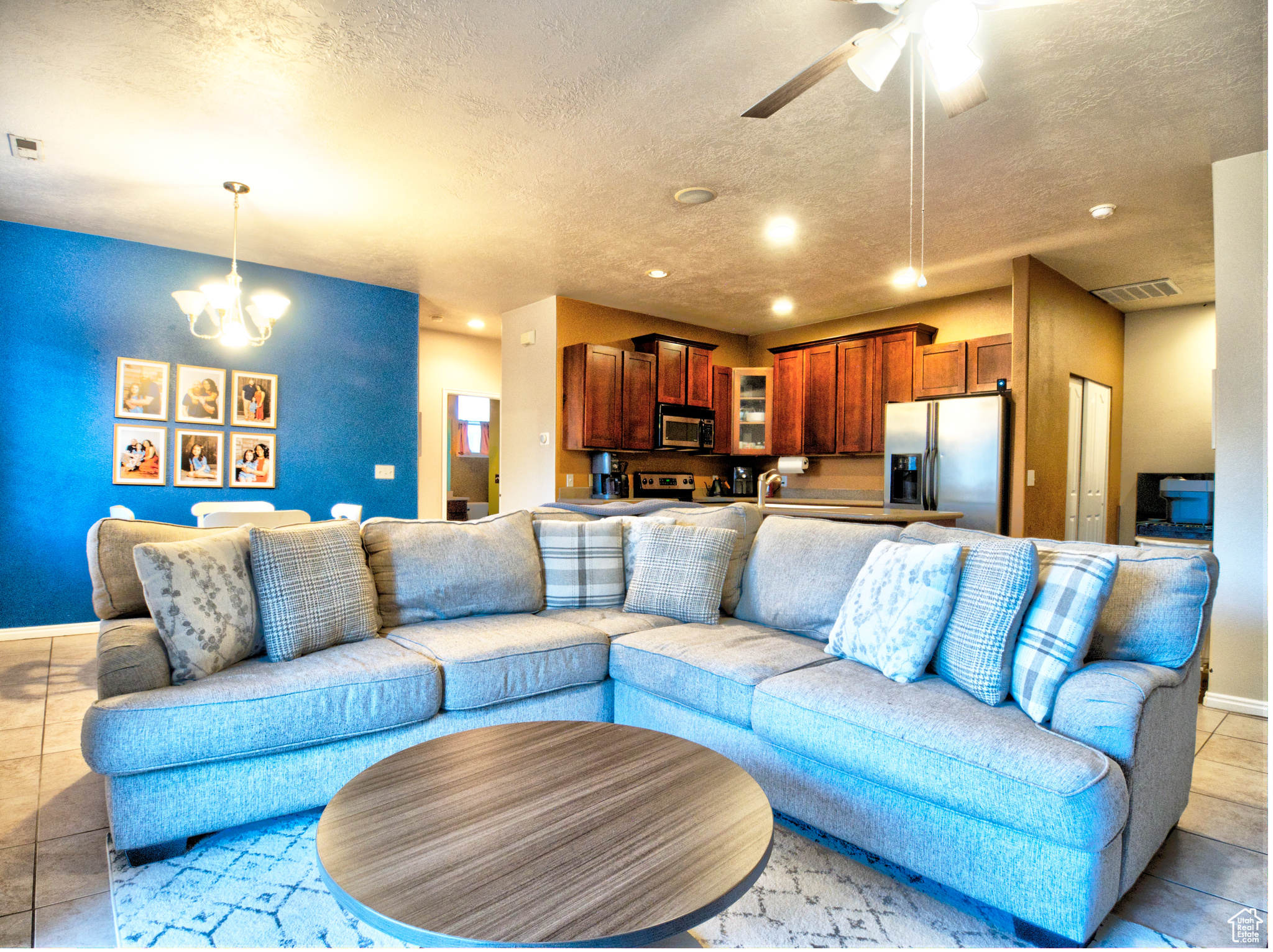 THE TOWNS AT HUNTER VILLAGE - Residential