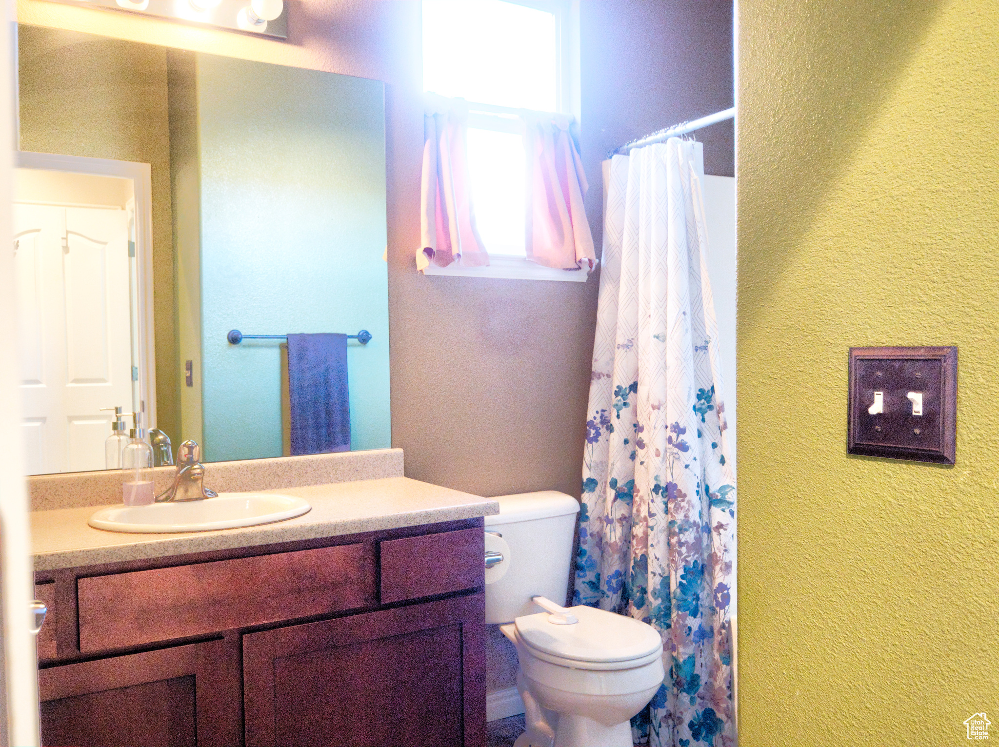 THE TOWNS AT HUNTER VILLAGE - Residential