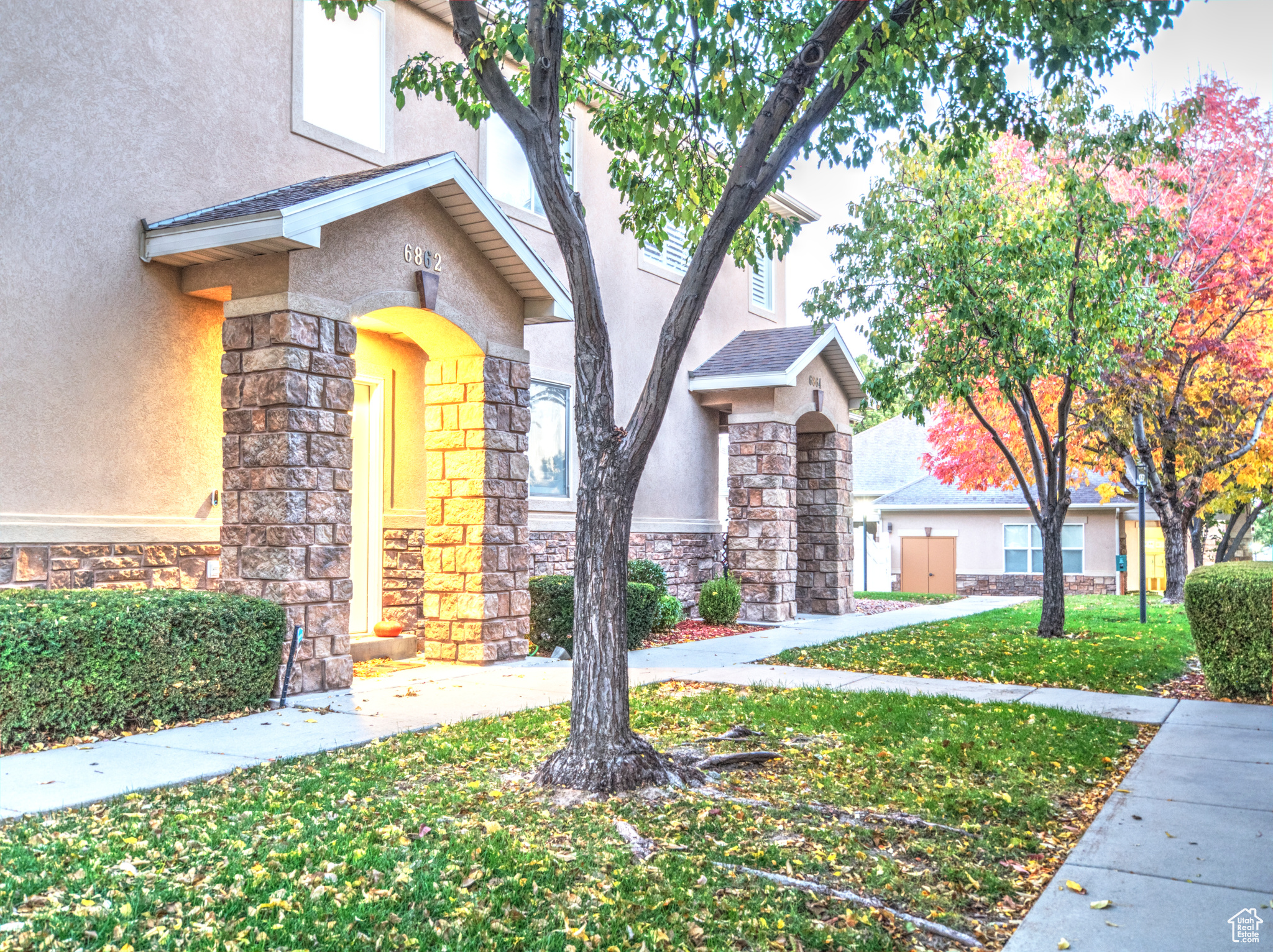 THE TOWNS AT HUNTER VILLAGE - Residential