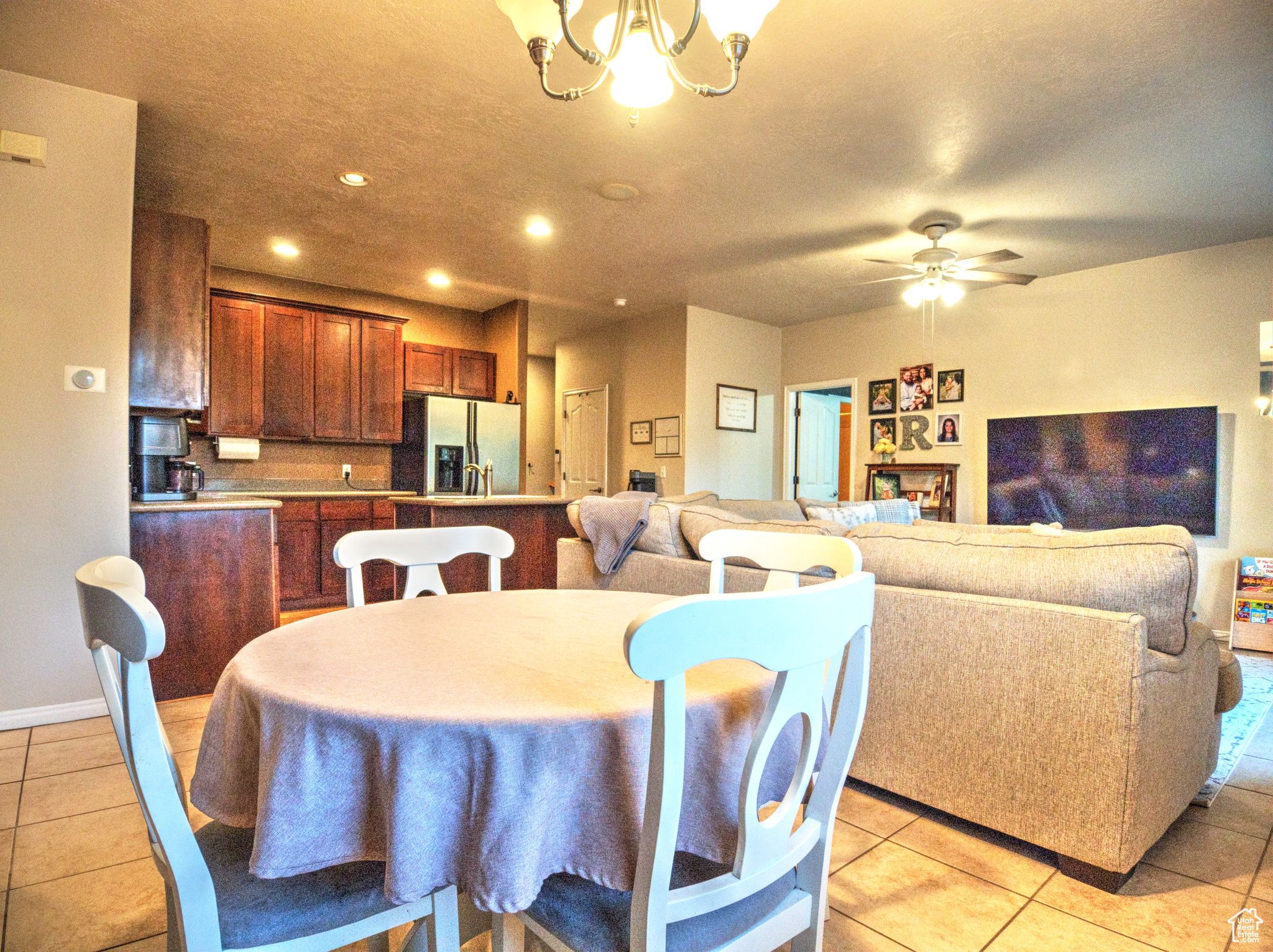 THE TOWNS AT HUNTER VILLAGE - Residential