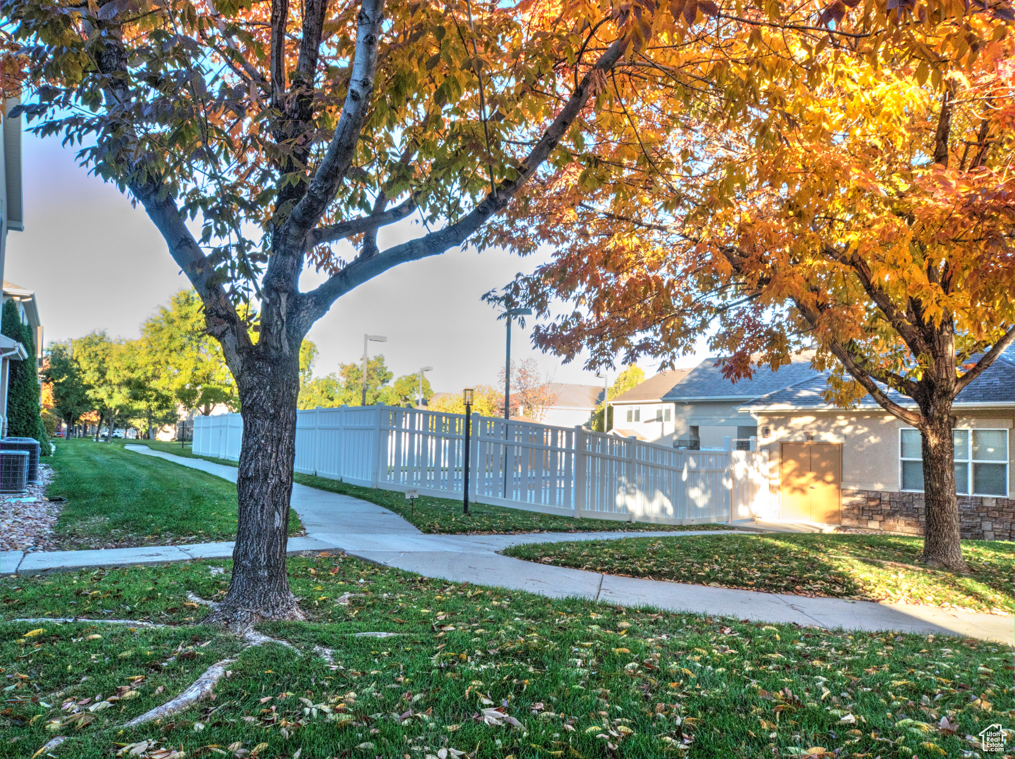 THE TOWNS AT HUNTER VILLAGE - Residential