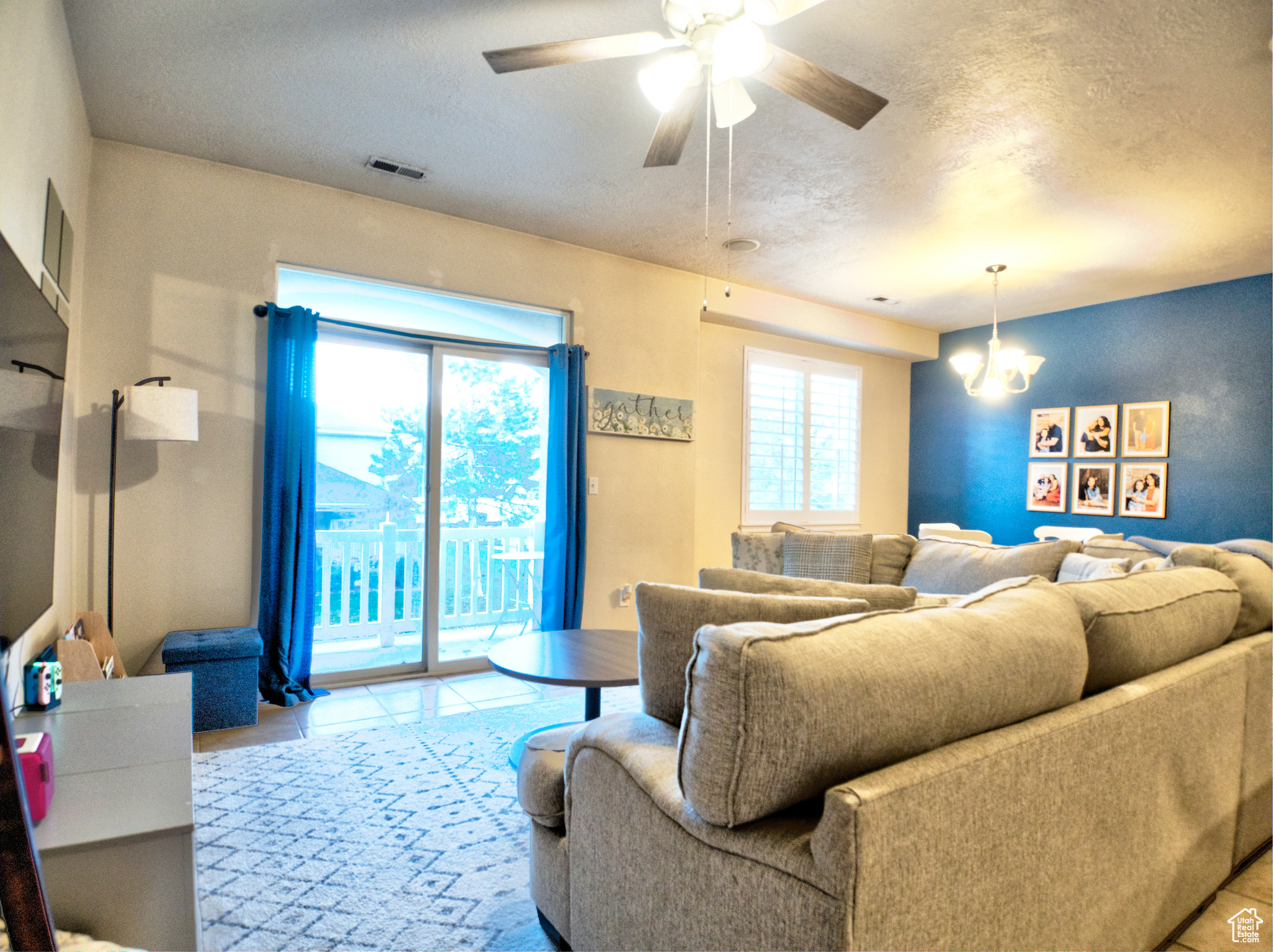 THE TOWNS AT HUNTER VILLAGE - Residential