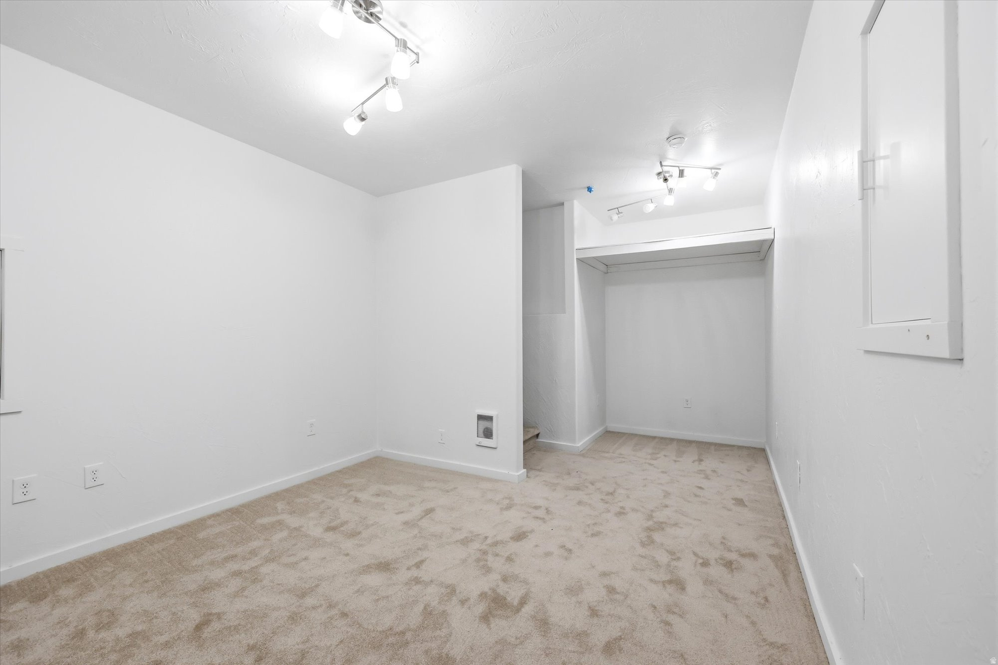 KENNECOTT - Residential