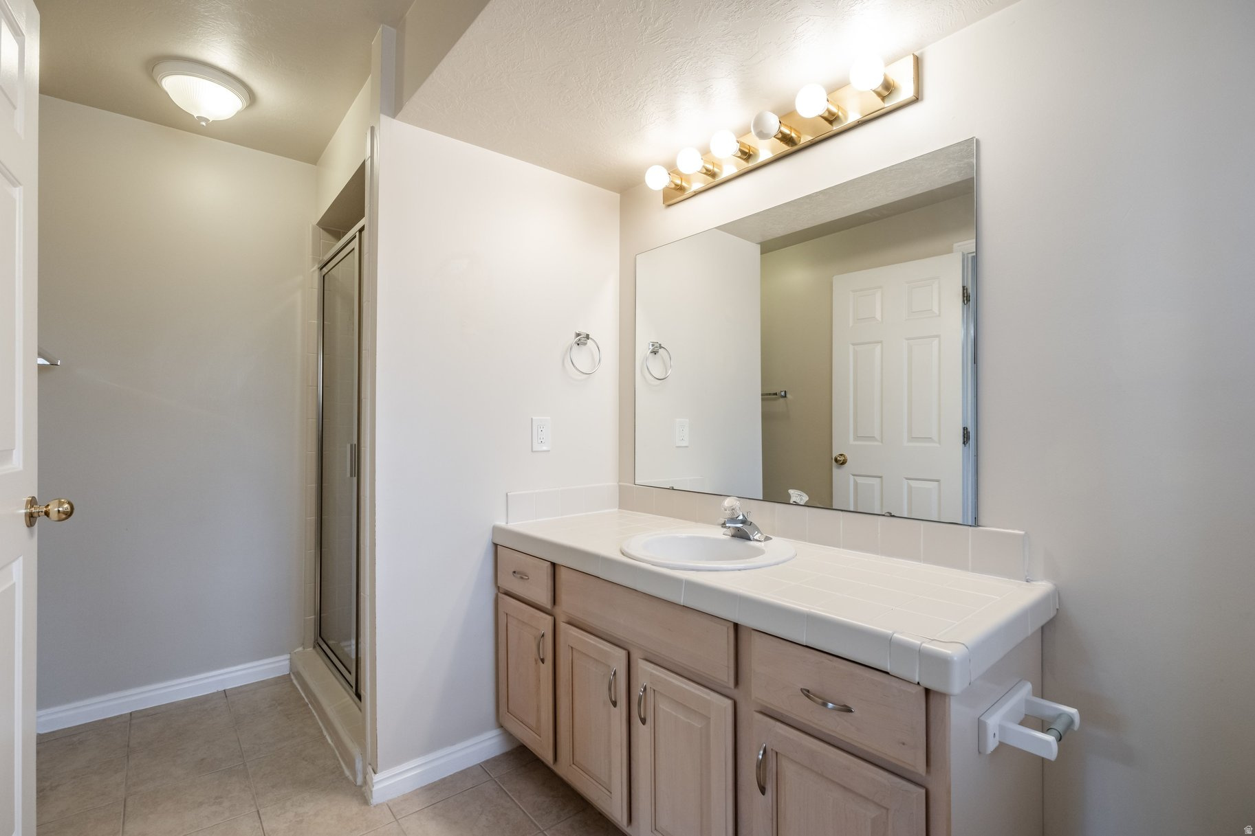 SILVER HAWK - Residential