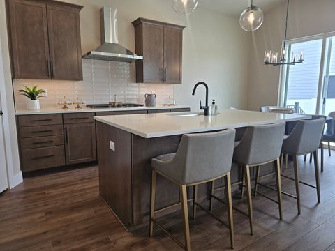 Tiny photo for 10816 S HAVEN LANDING DR, South Jordan, UT 84095 (MLS # 2138151)