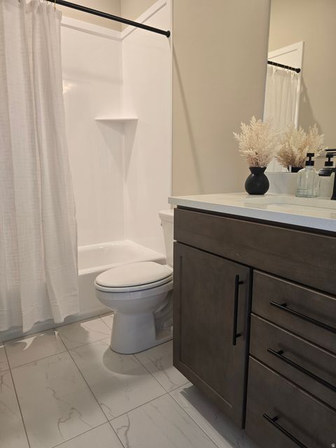 Tiny photo for 10816 S HAVEN LANDING DR, South Jordan, UT 84095 (MLS # 2138151)