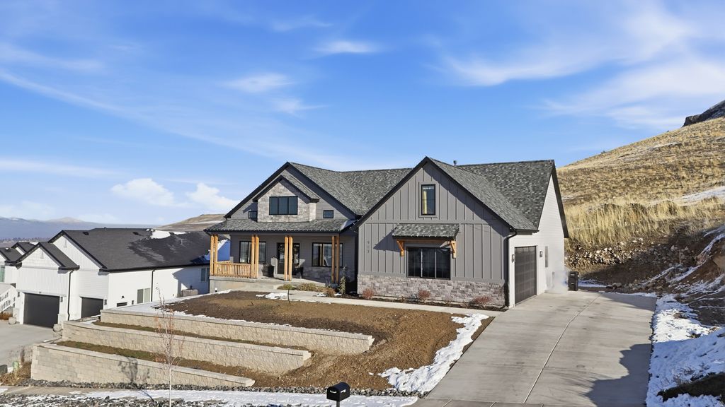 Photo of 907 E 630 N, Hyde Park, UT 84318 (MLS # 2130484)