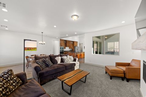 Tiny photo for 1493 N HORIZON PKWY, Washington, UT 84780 (MLS # 2126635)