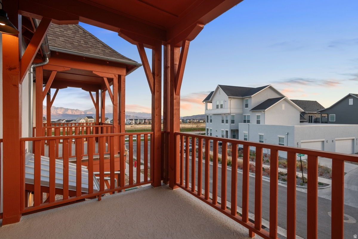 DAYBREAK - Residential