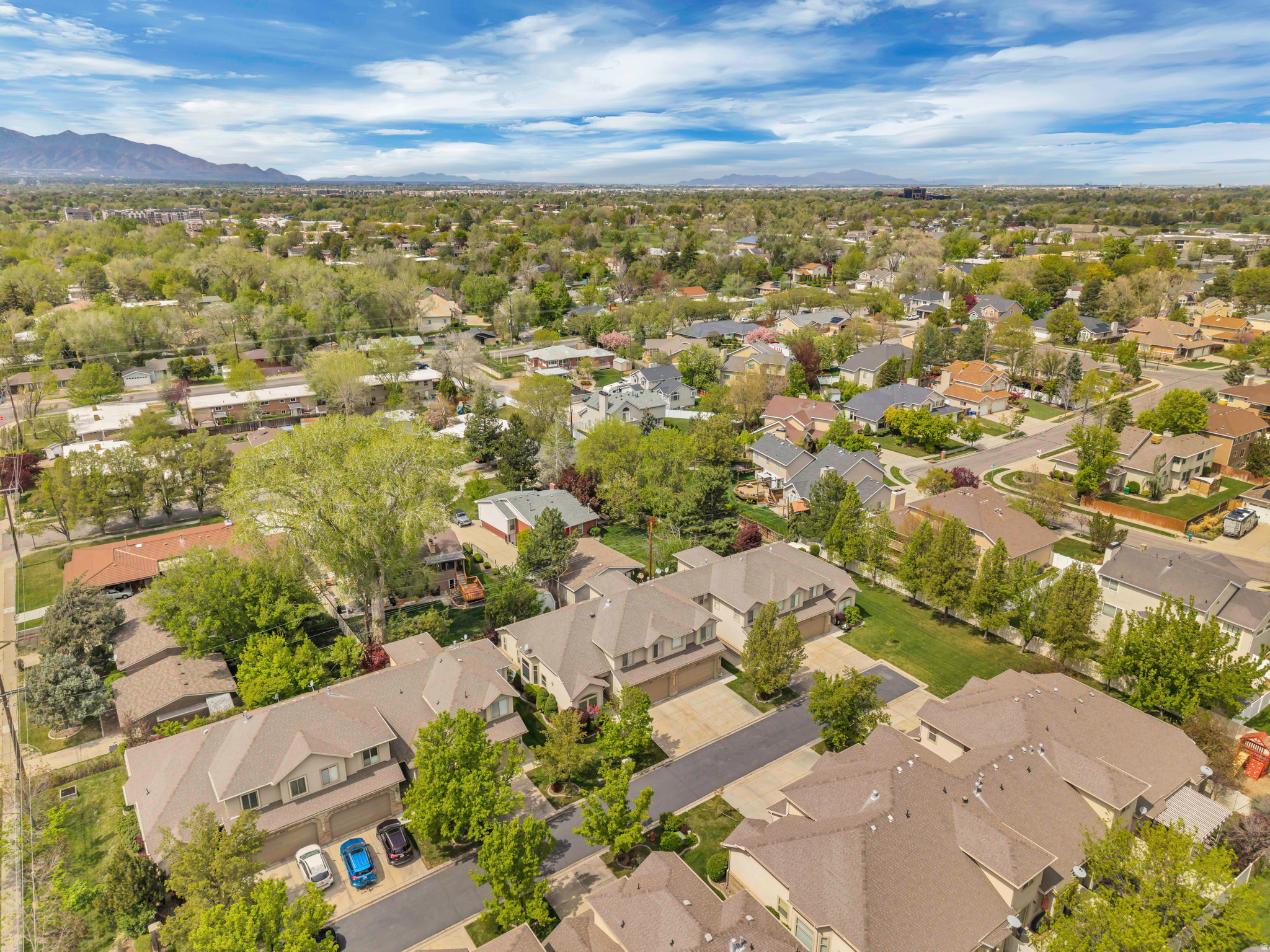 GARDEN GROVE CONDOMINIUM - Residential