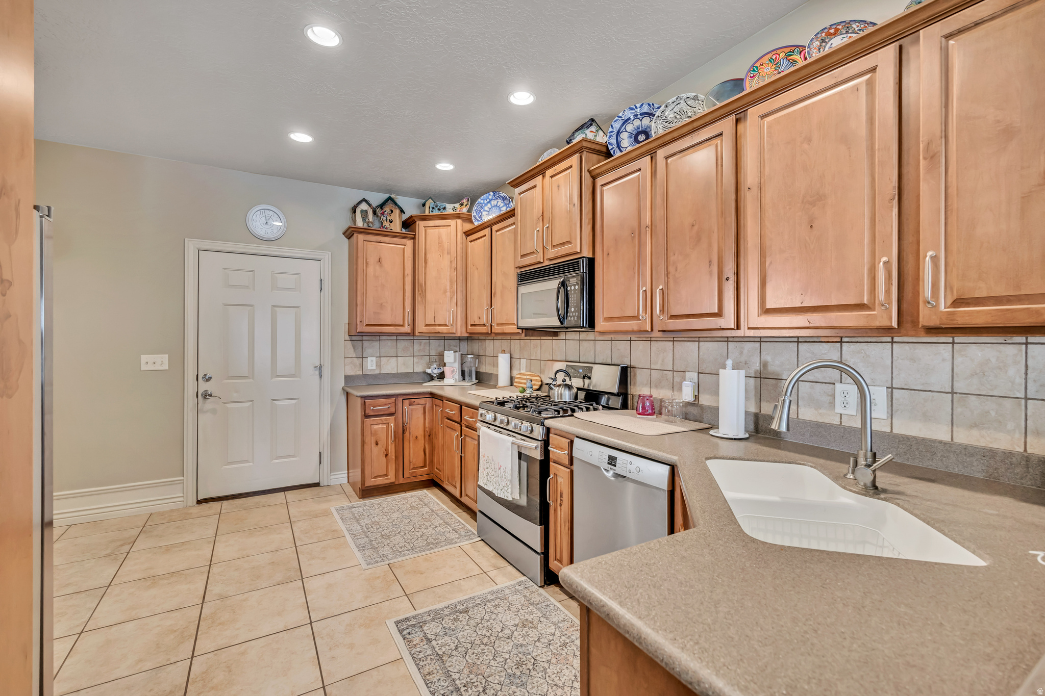 GARDEN GROVE CONDOMINIUM - Residential