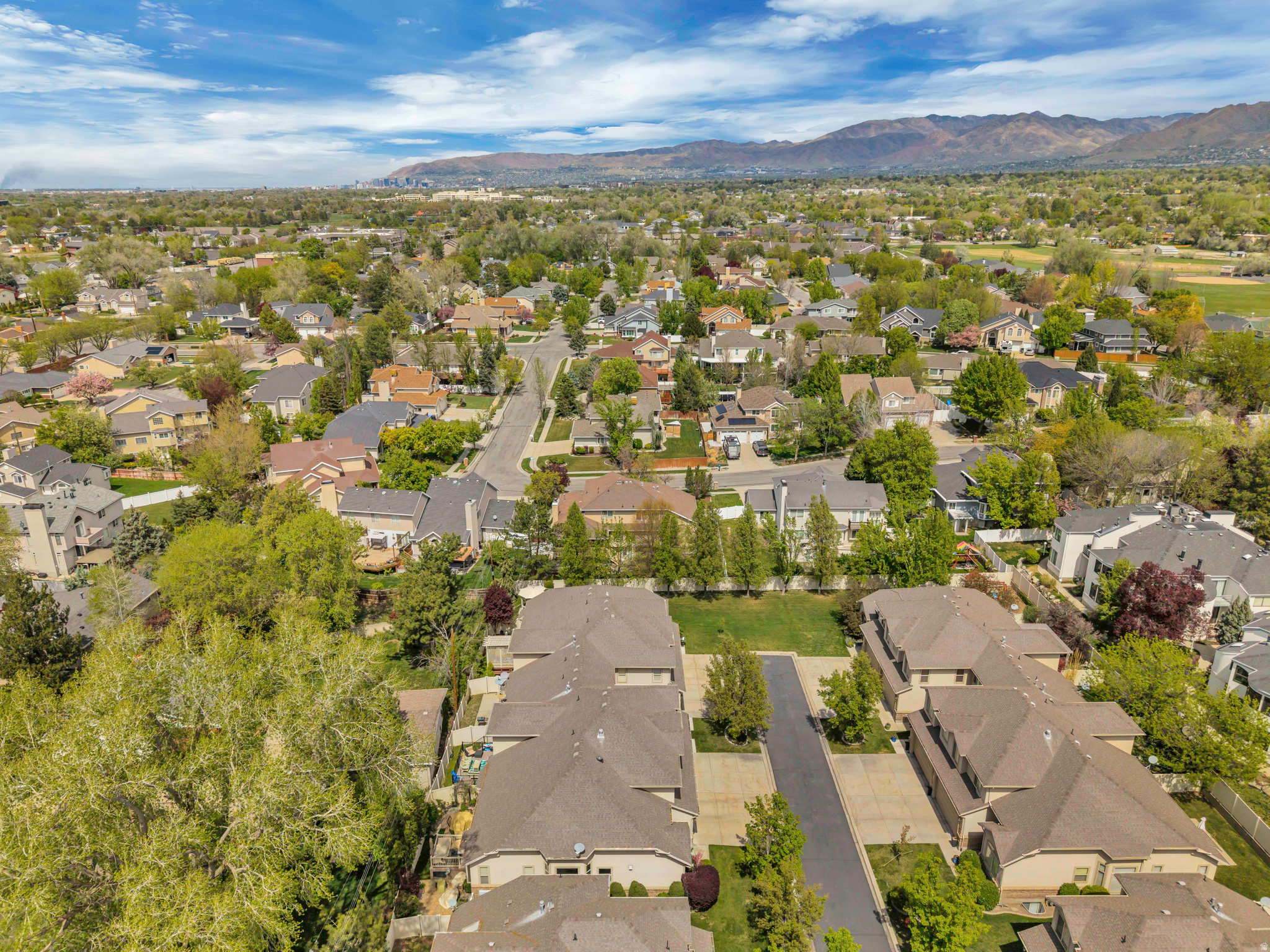 GARDEN GROVE CONDOMINIUM - Residential