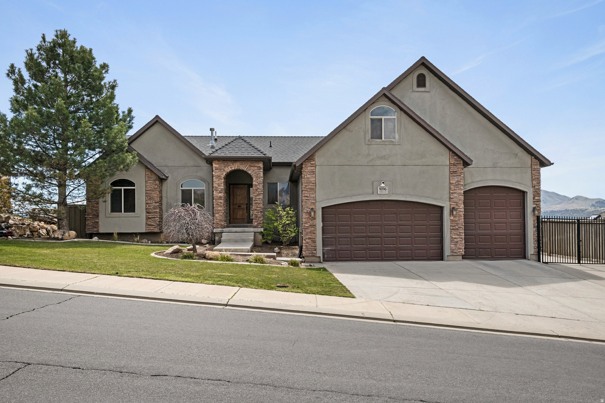 HIGHLANDS ON THE GRE - Residential