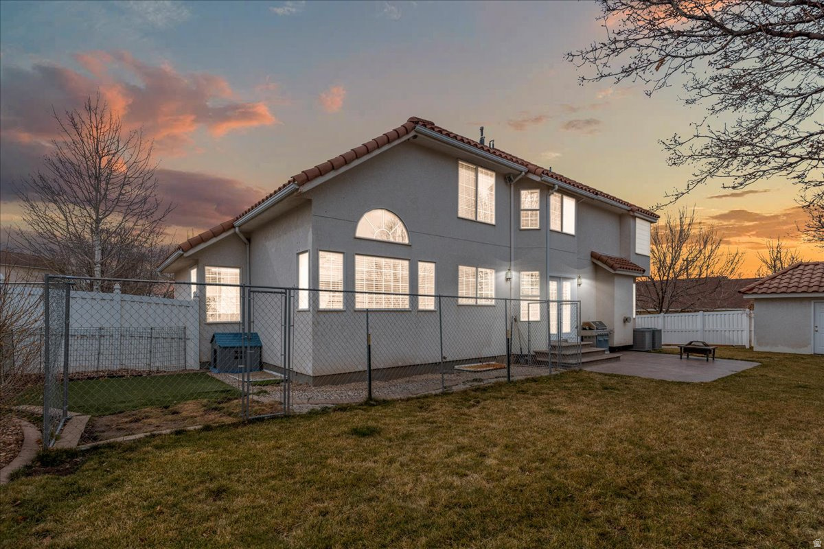 VINE STREET VILLAS - Residential