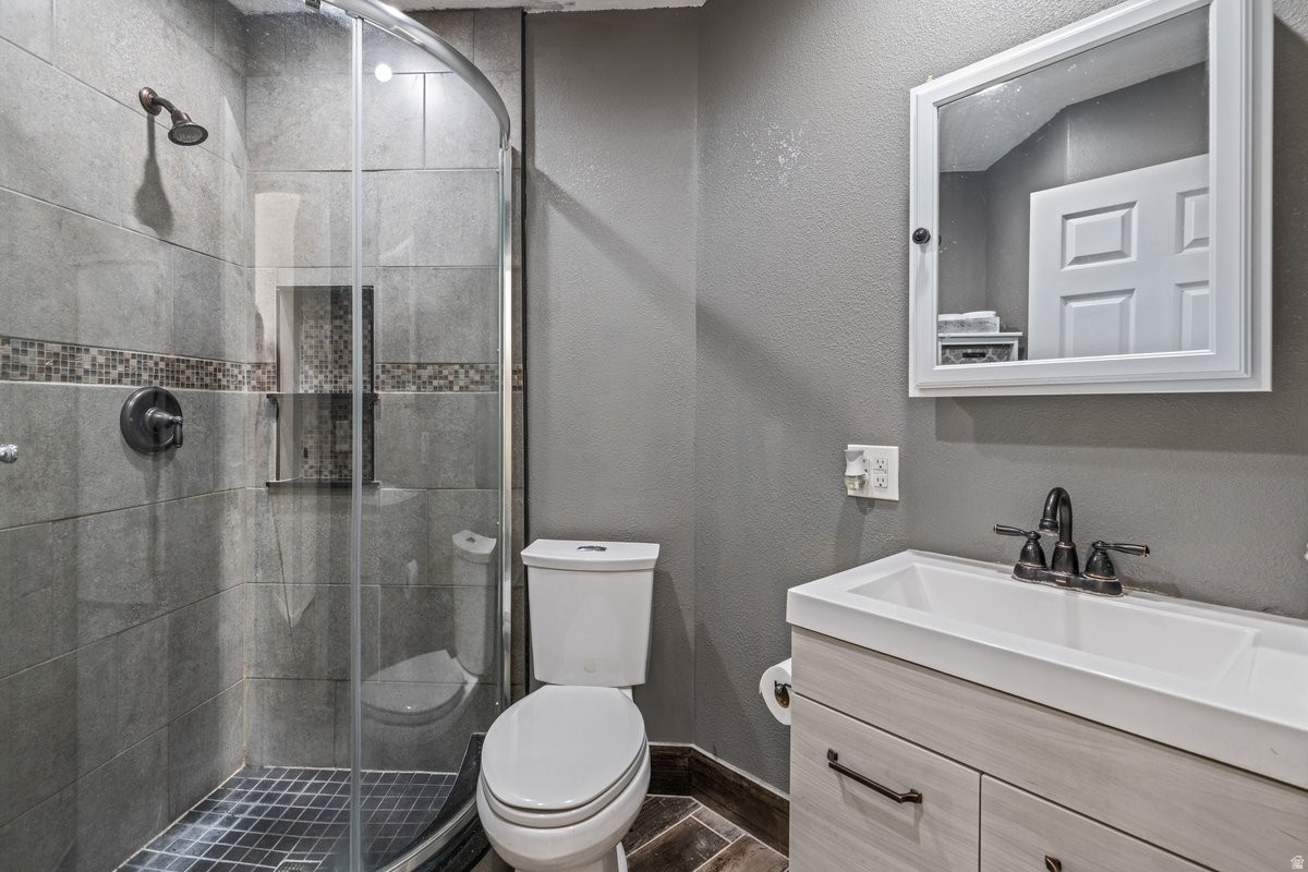 VINE STREET VILLAS - Residential