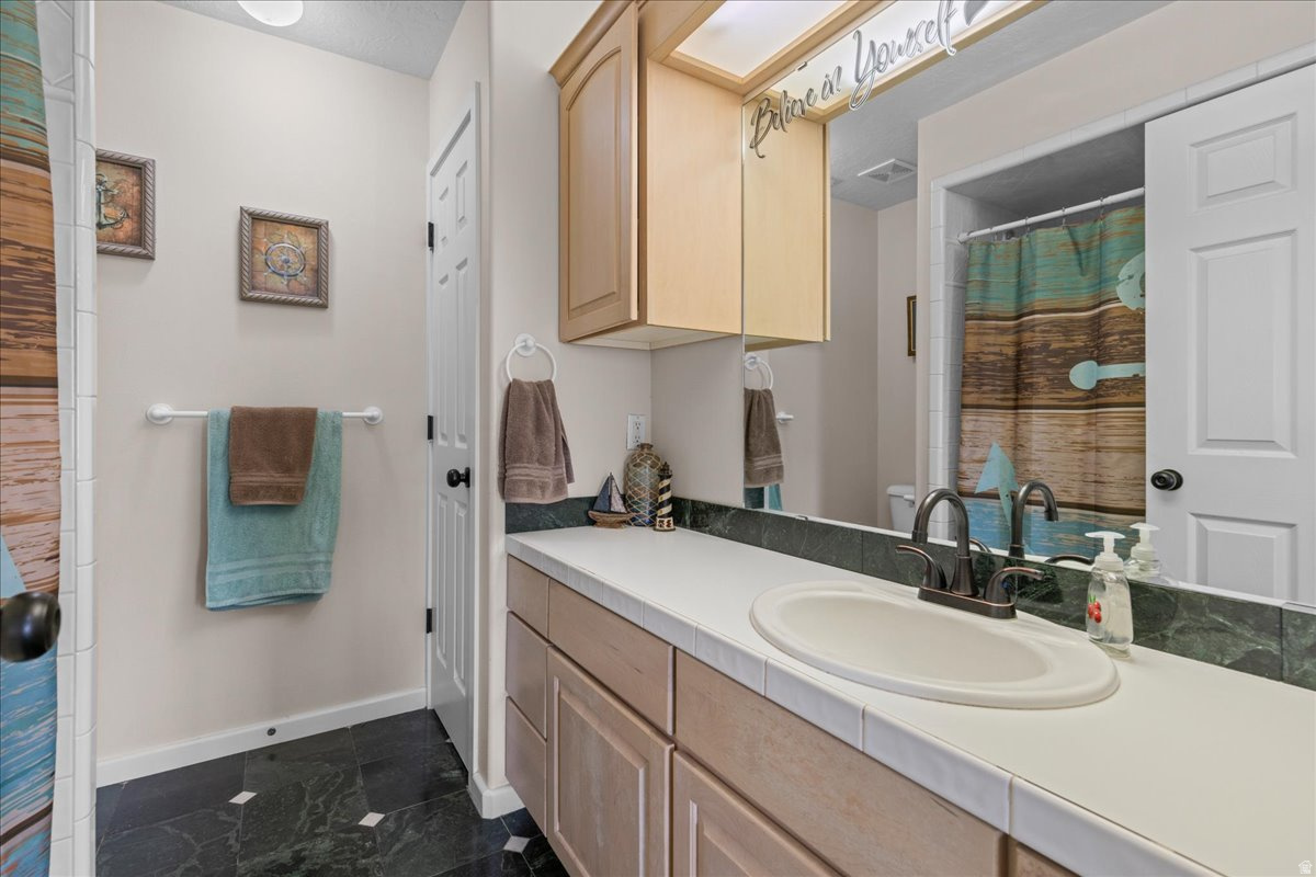 VINE STREET VILLAS - Residential