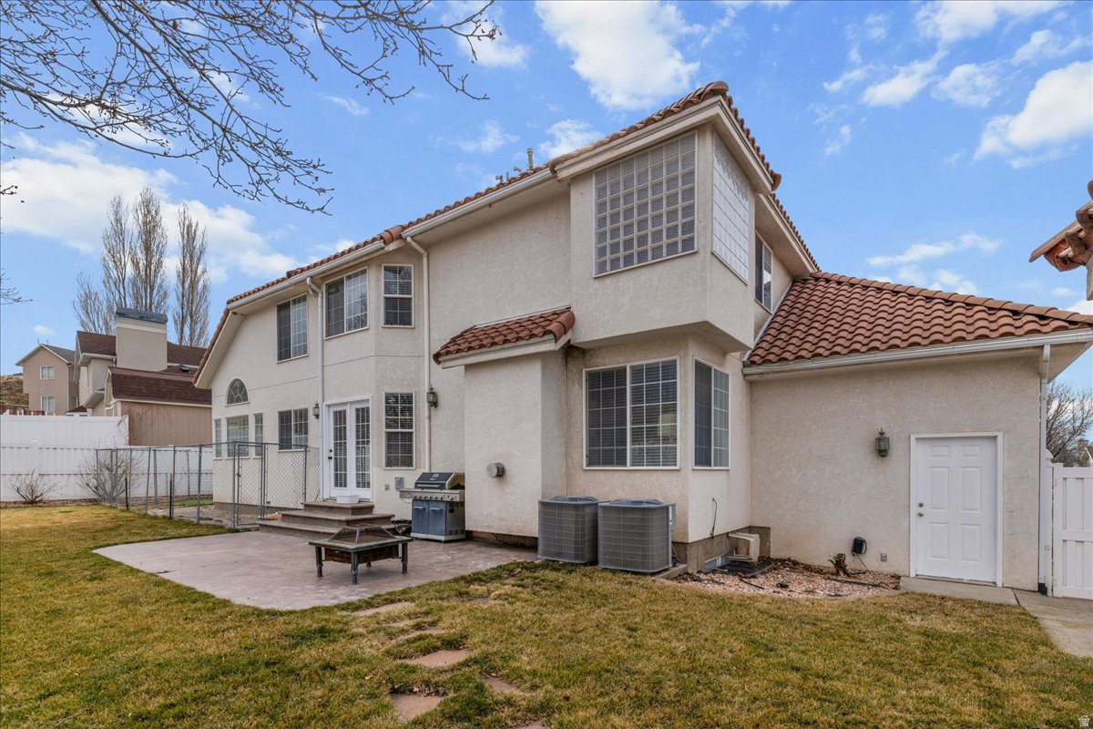 VINE STREET VILLAS - Residential