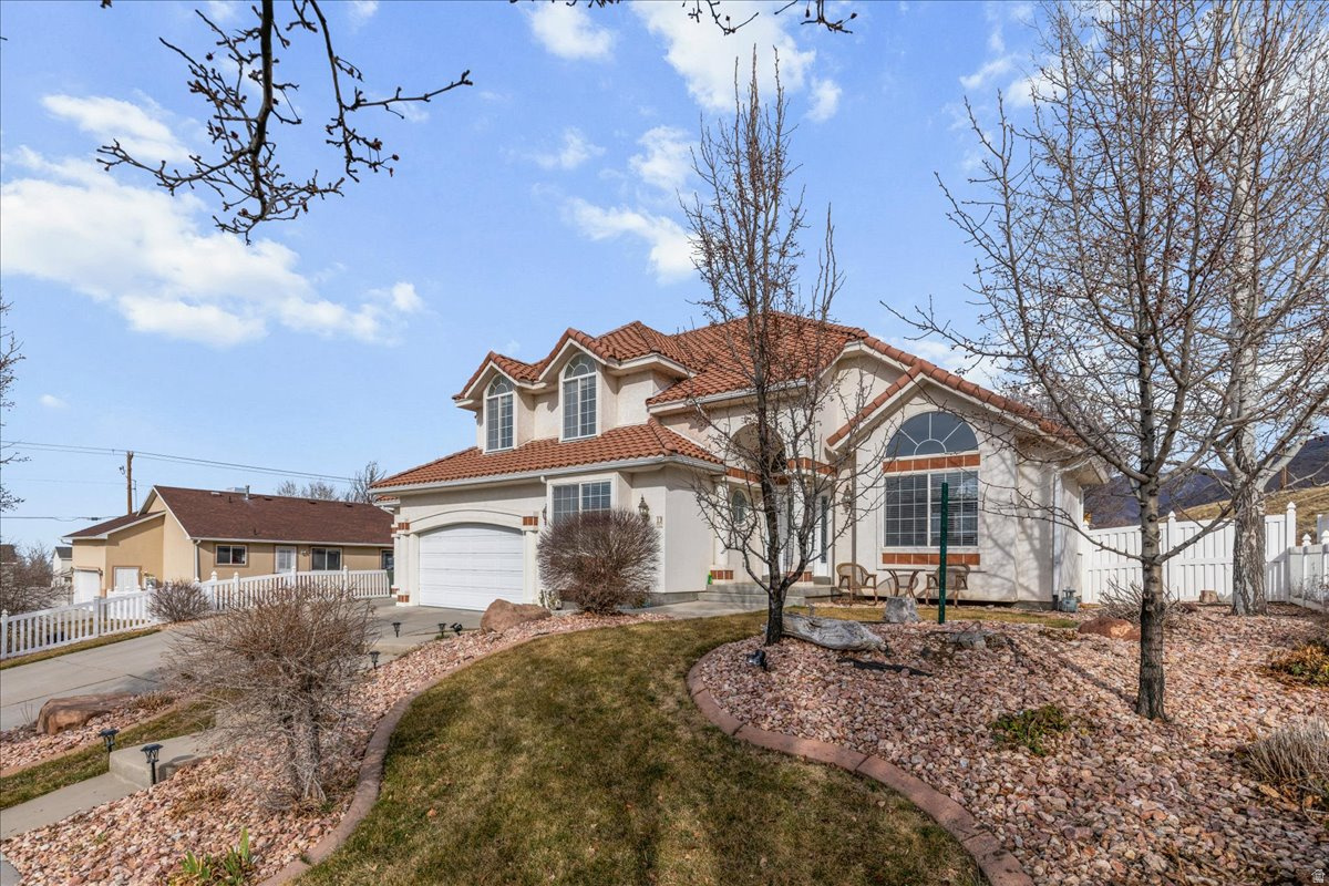 VINE STREET VILLAS - Residential