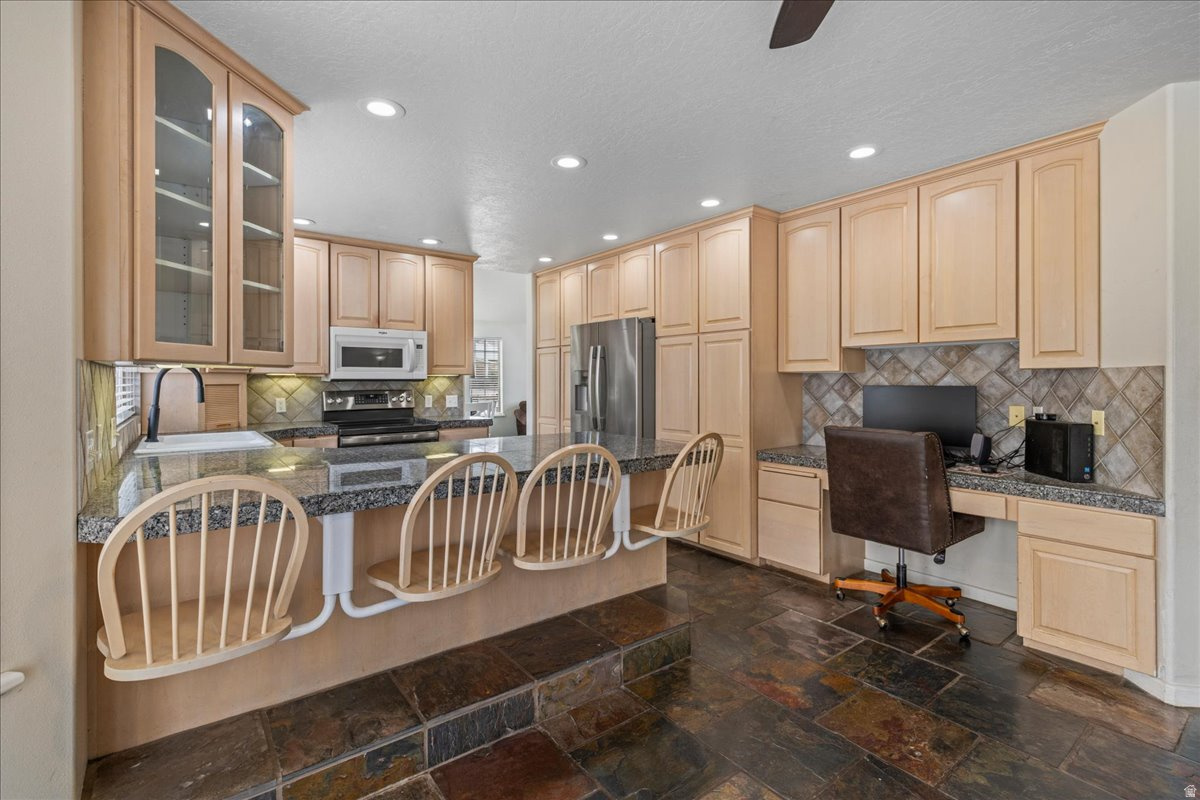 VINE STREET VILLAS - Residential