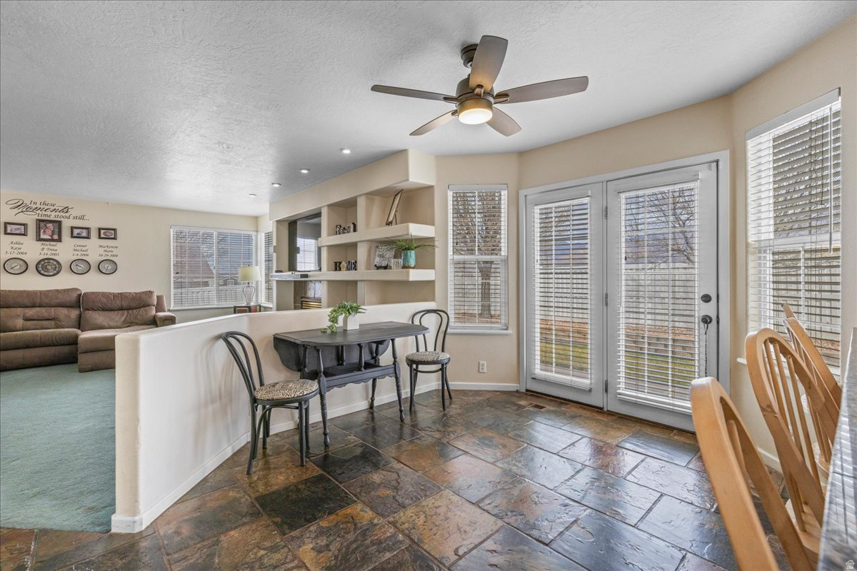 VINE STREET VILLAS - Residential