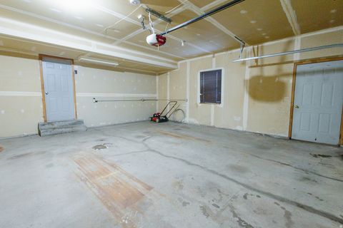 Tiny photo for 812 E 1925 N, North Ogden, UT 84414 (MLS # 2124661)