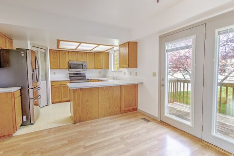 Tiny photo for 812 E 1925 N, North Ogden, UT 84414 (MLS # 2124661)