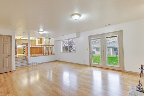 Tiny photo for 812 E 1925 N, North Ogden, UT 84414 (MLS # 2124661)