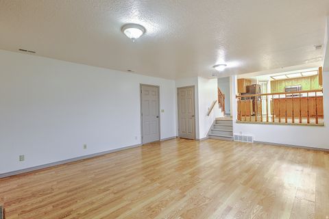 Tiny photo for 812 E 1925 N, North Ogden, UT 84414 (MLS # 2124661)