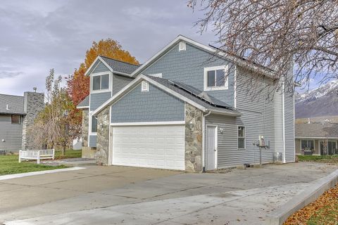 Tiny photo for 812 E 1925 N, North Ogden, UT 84414 (MLS # 2124661)