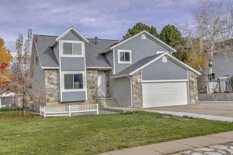 Tiny photo for 812 E 1925 N, North Ogden, UT 84414 (MLS # 2124661)