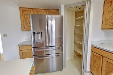 Tiny photo for 812 E 1925 N, North Ogden, UT 84414 (MLS # 2124661)