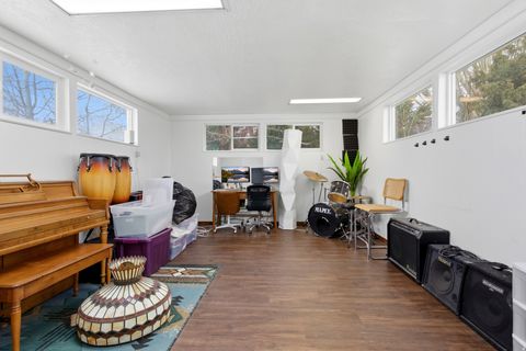 Tiny photo for 2 E WICKER LN, Bountiful, UT 84010 (MLS # 2136551)