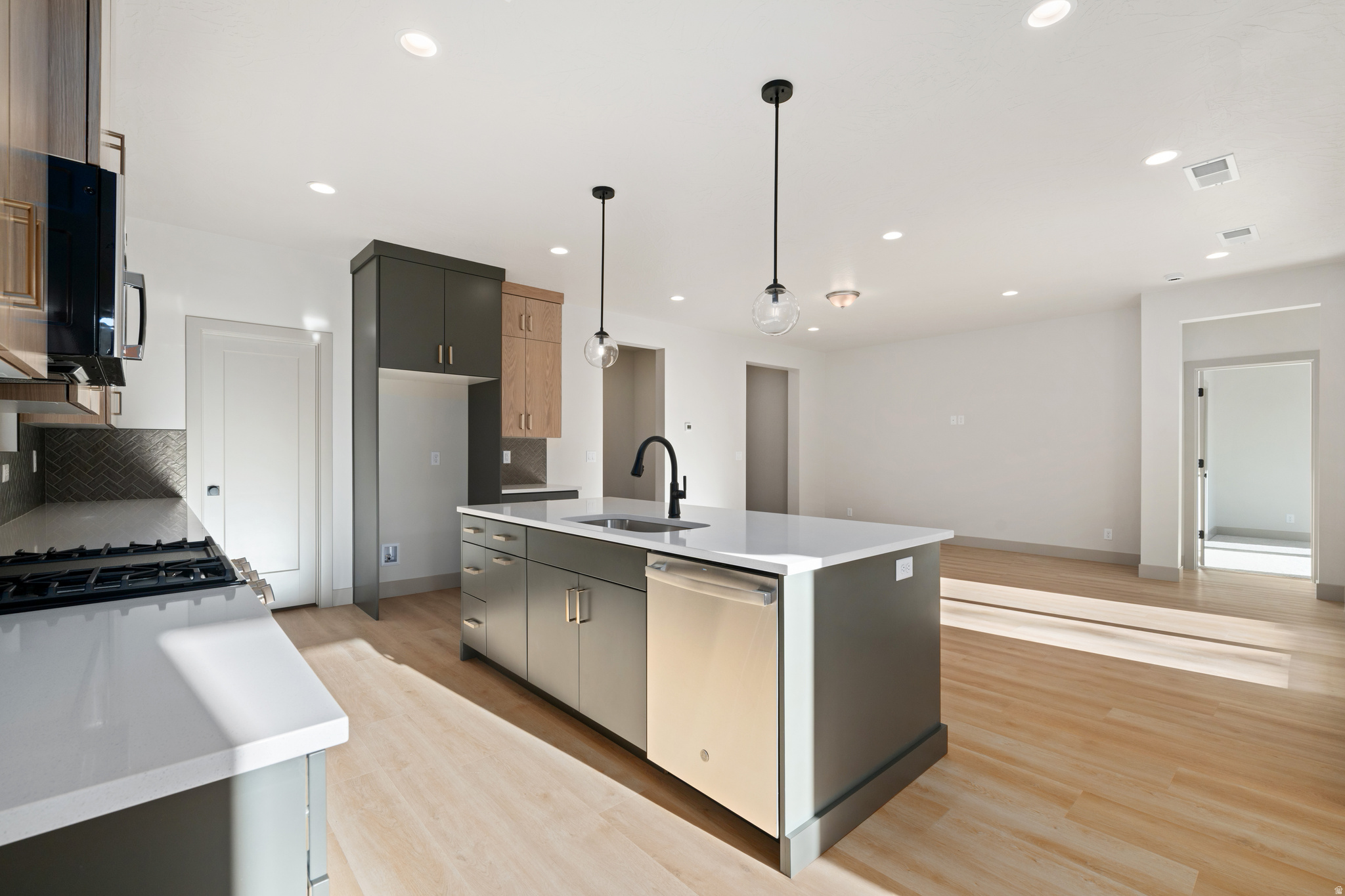 SOLIS AT CORAL CANYON - Residential