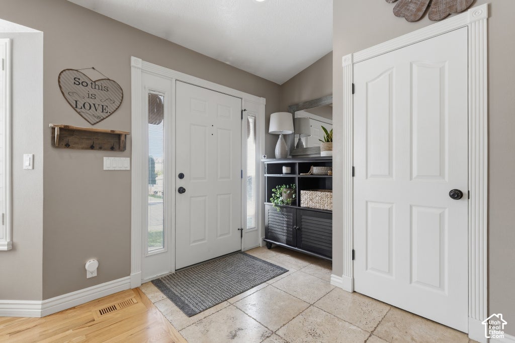 Photo of 477 E 1050 N, Springville, UT 84663 (MLS # 2192331)