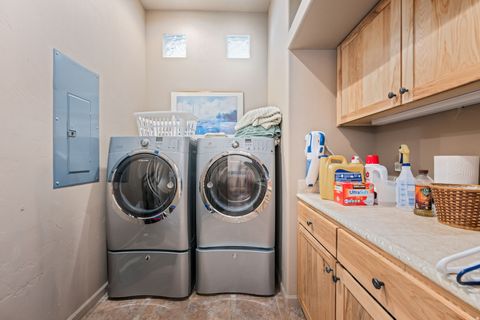 Tiny photo for 19 BOULDER CIR, Santa Clara, UT 84765 (MLS # 2126727)