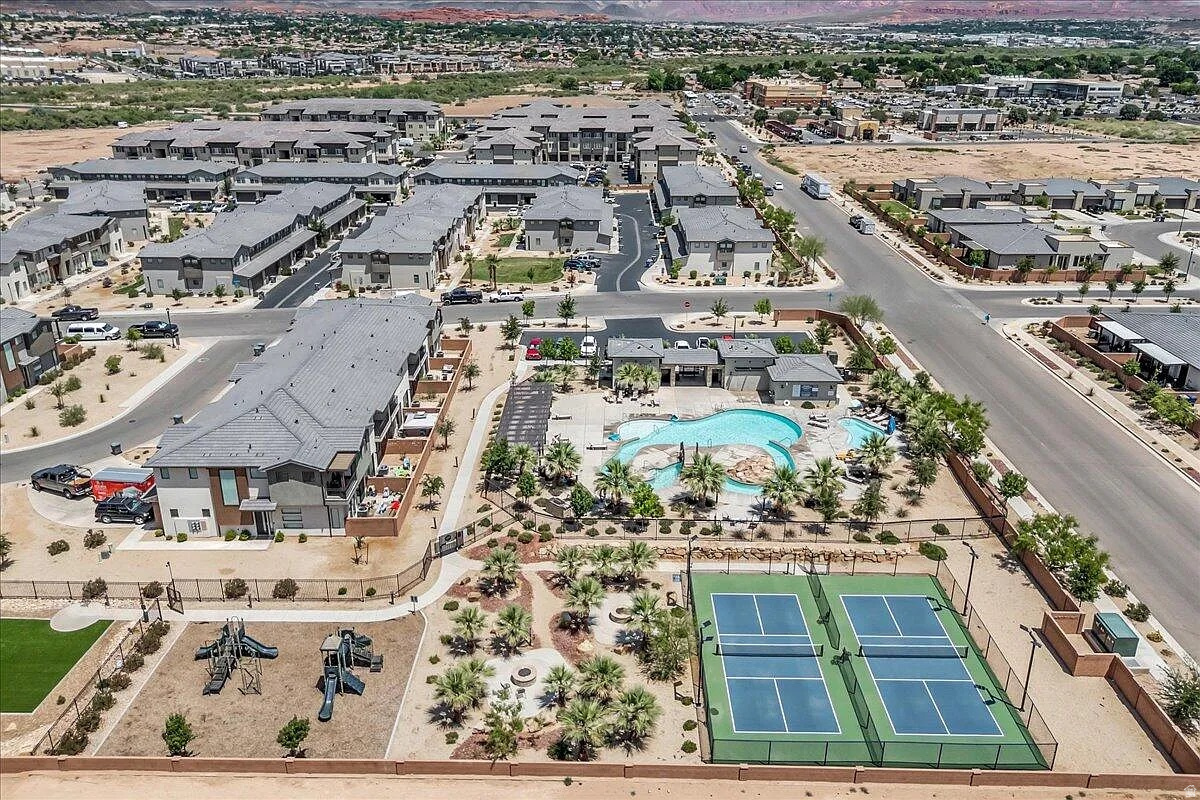 WOODLAND ESTATES TH PH 3 - Residential