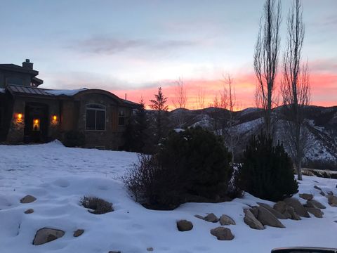 Tiny photo for 47 S MEADOW DR, Springville, UT 84663 (MLS # 2145130)