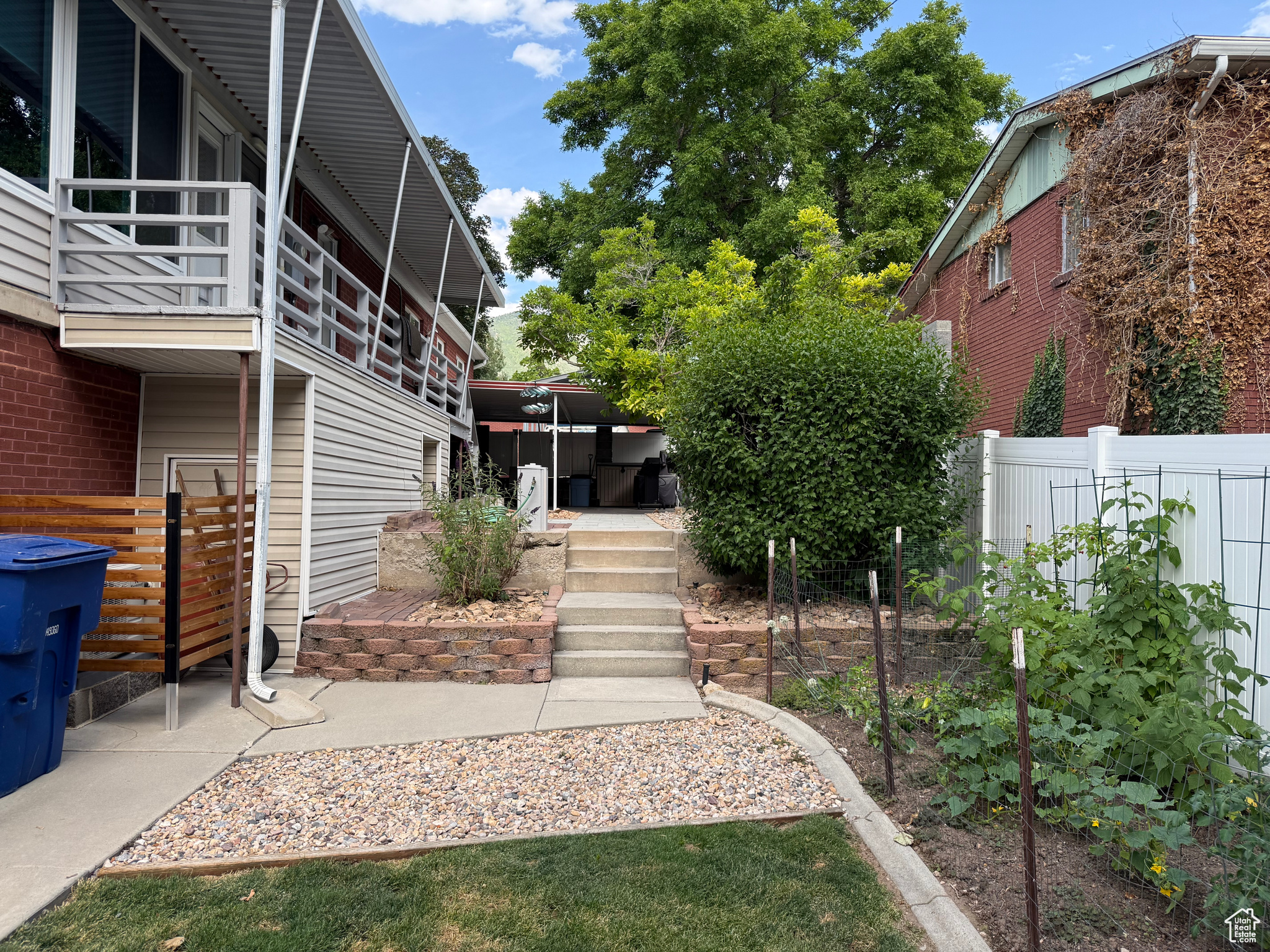 HOLLADAY HILLS - Residential