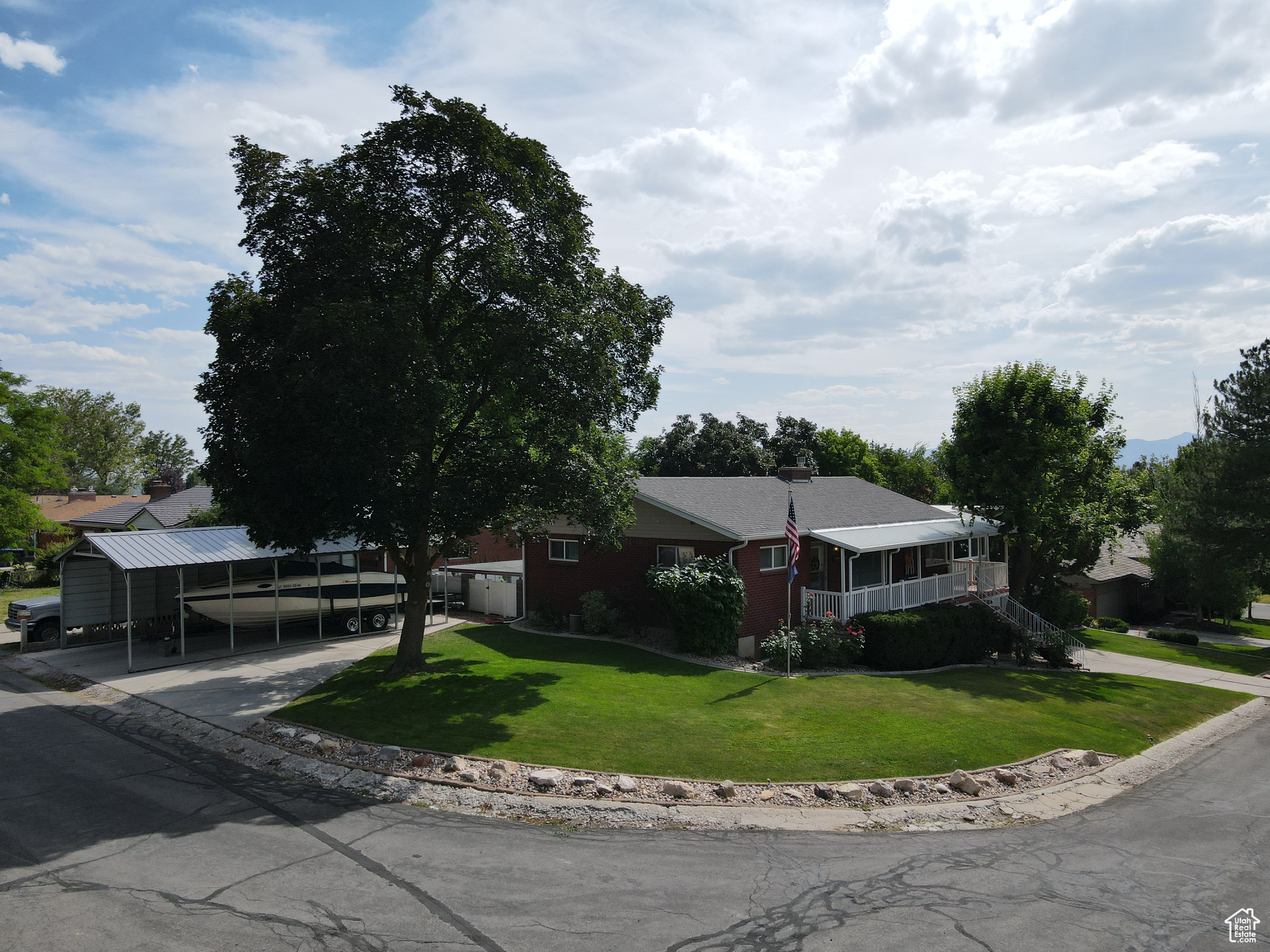 HOLLADAY HILLS - Residential