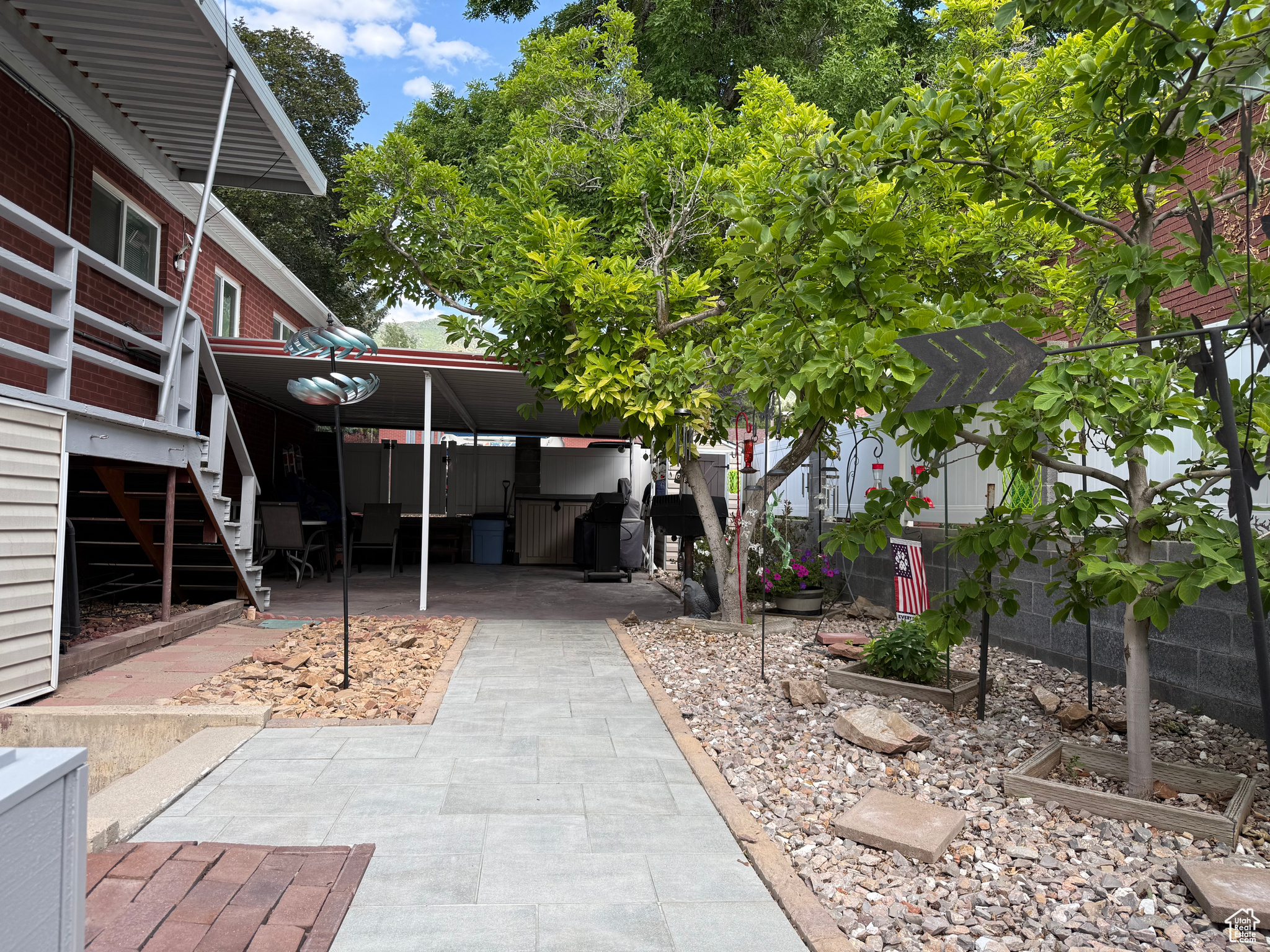 HOLLADAY HILLS - Residential