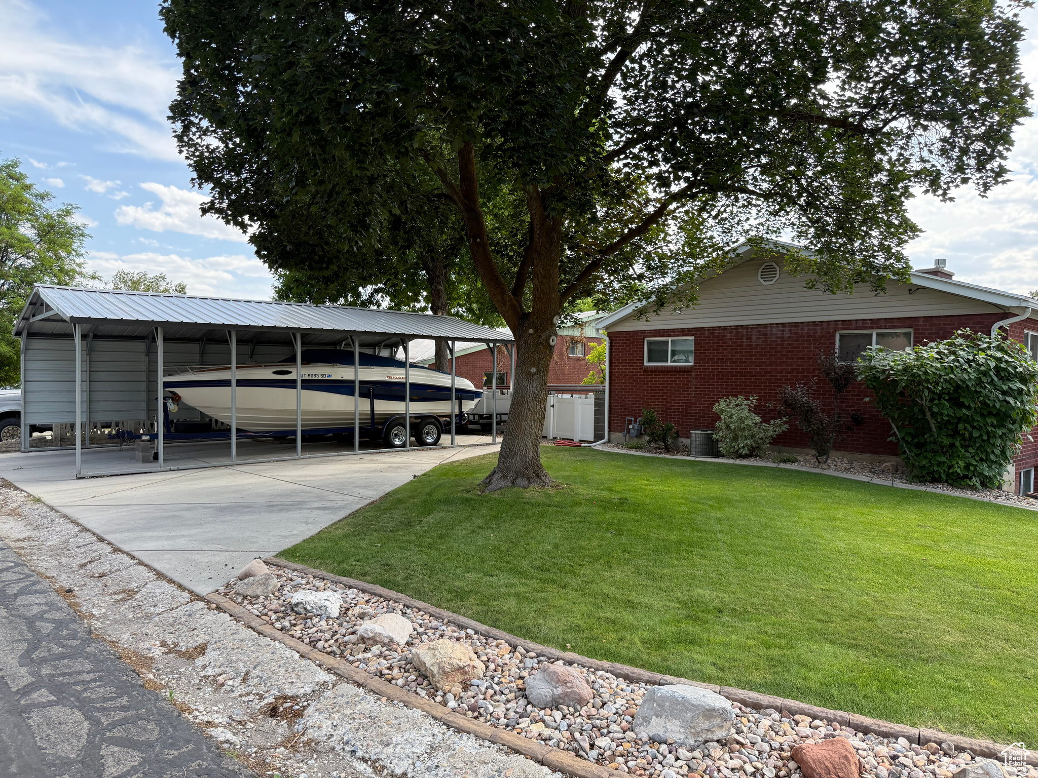 HOLLADAY HILLS - Residential