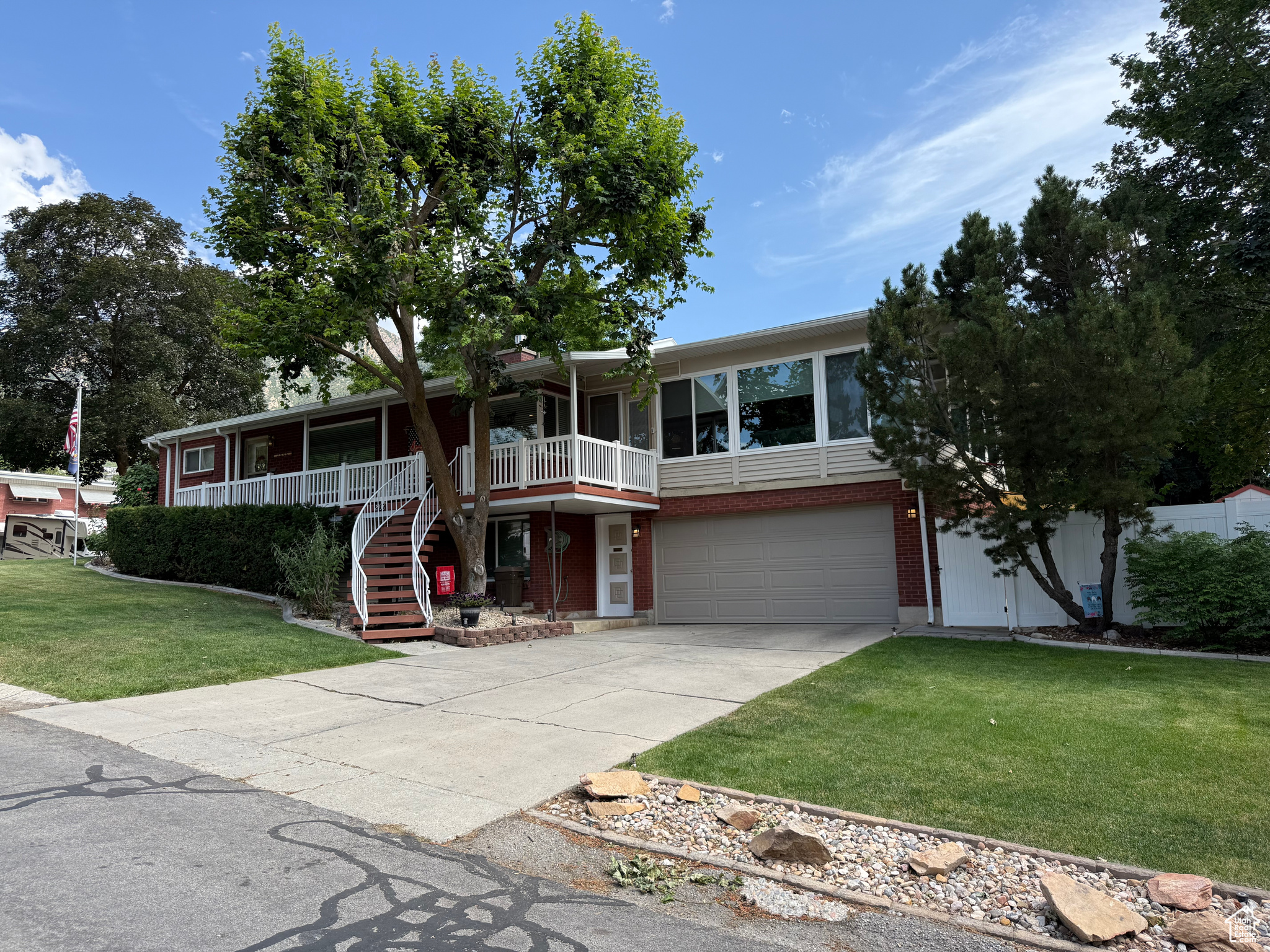 HOLLADAY HILLS - Residential