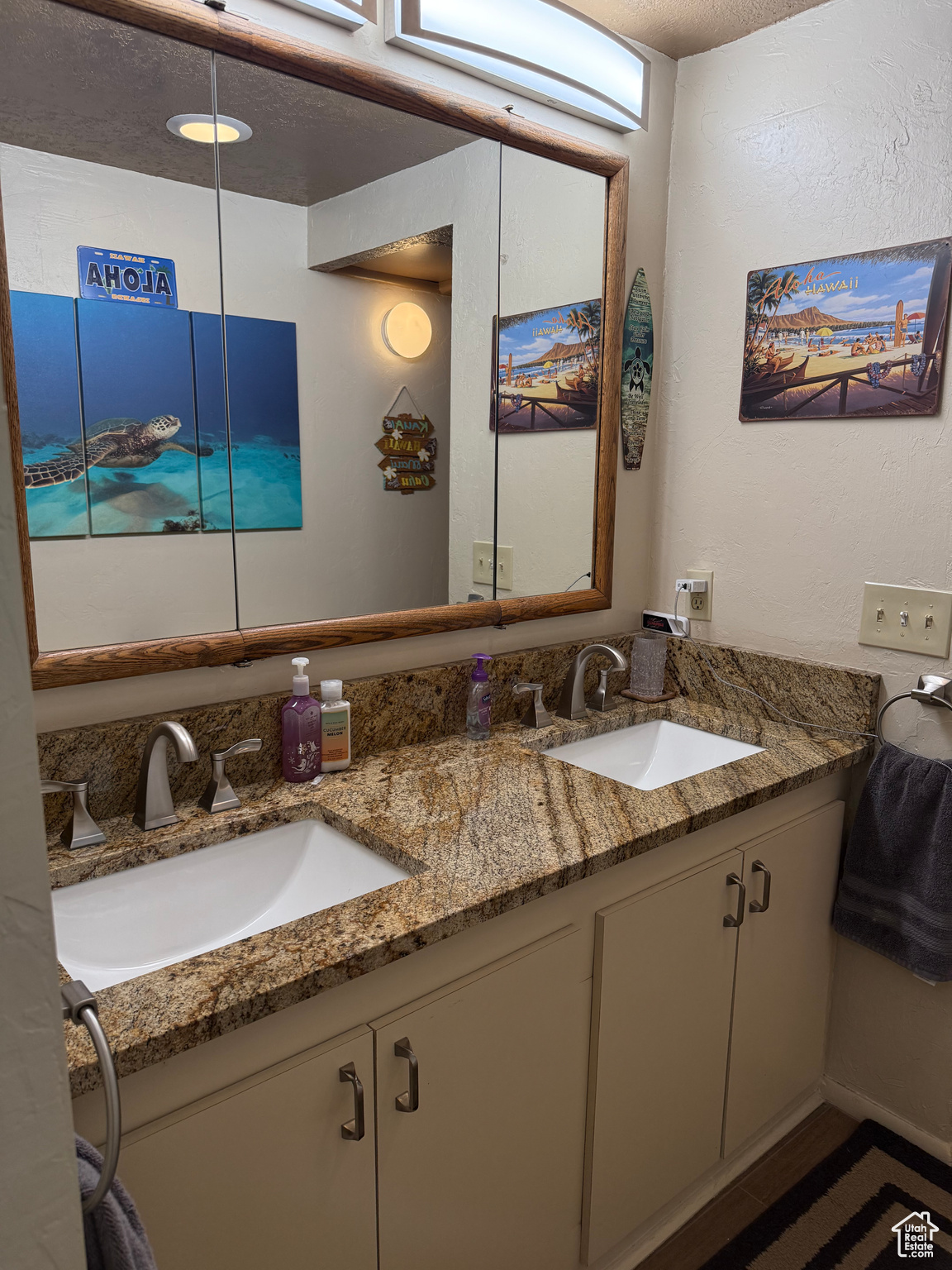 HOLLADAY HILLS - Residential