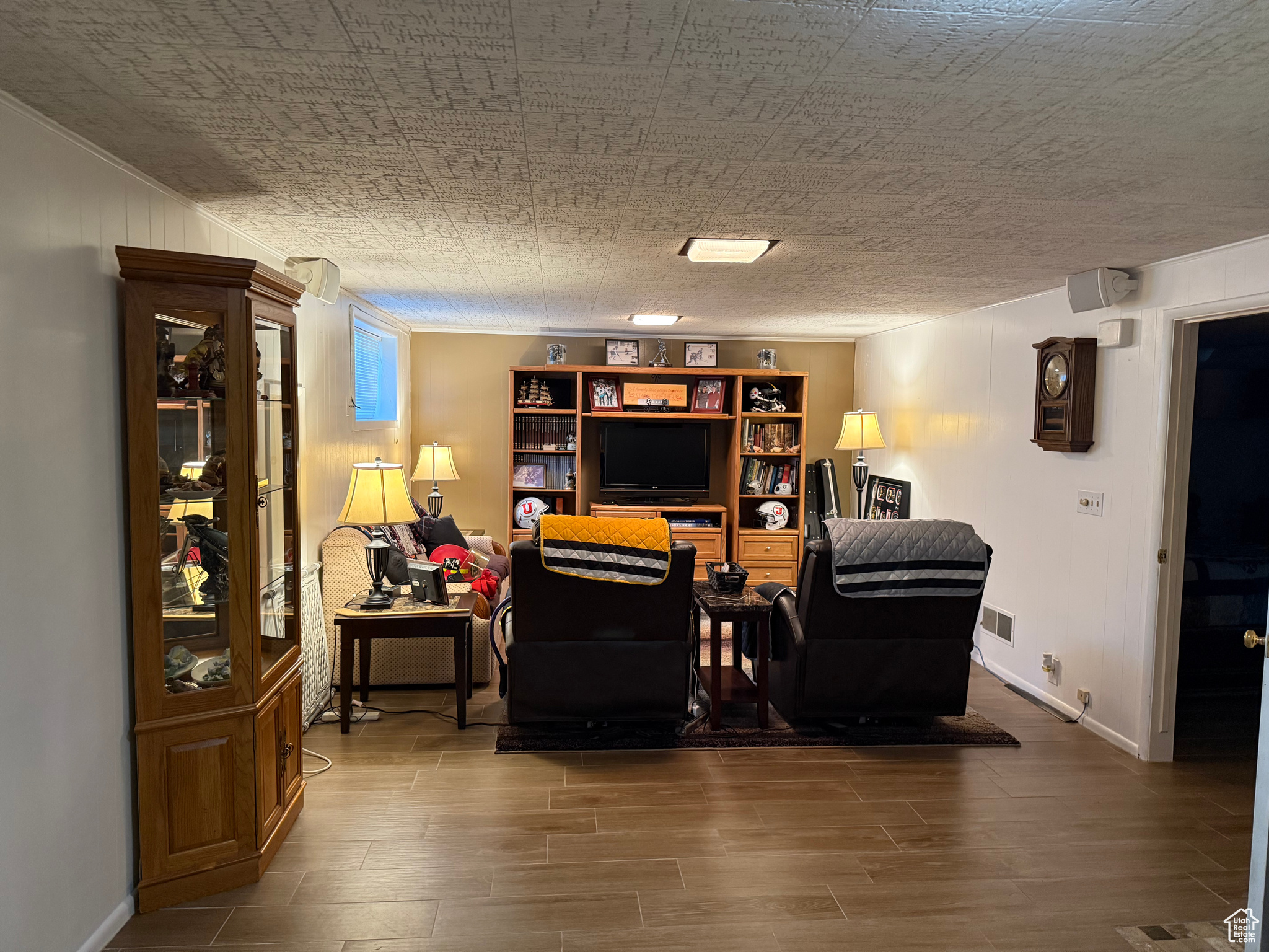 HOLLADAY HILLS - Residential