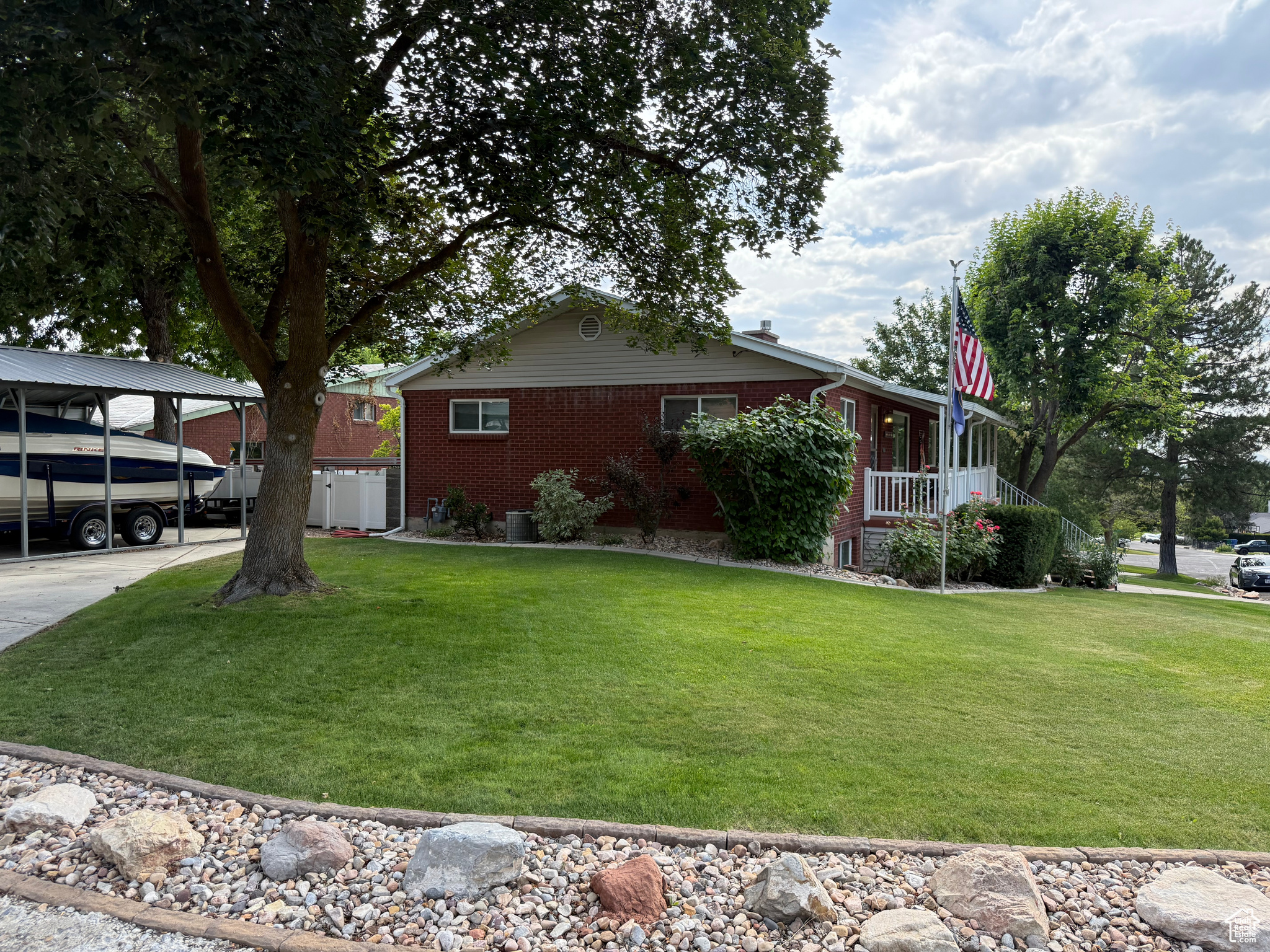 HOLLADAY HILLS - Residential