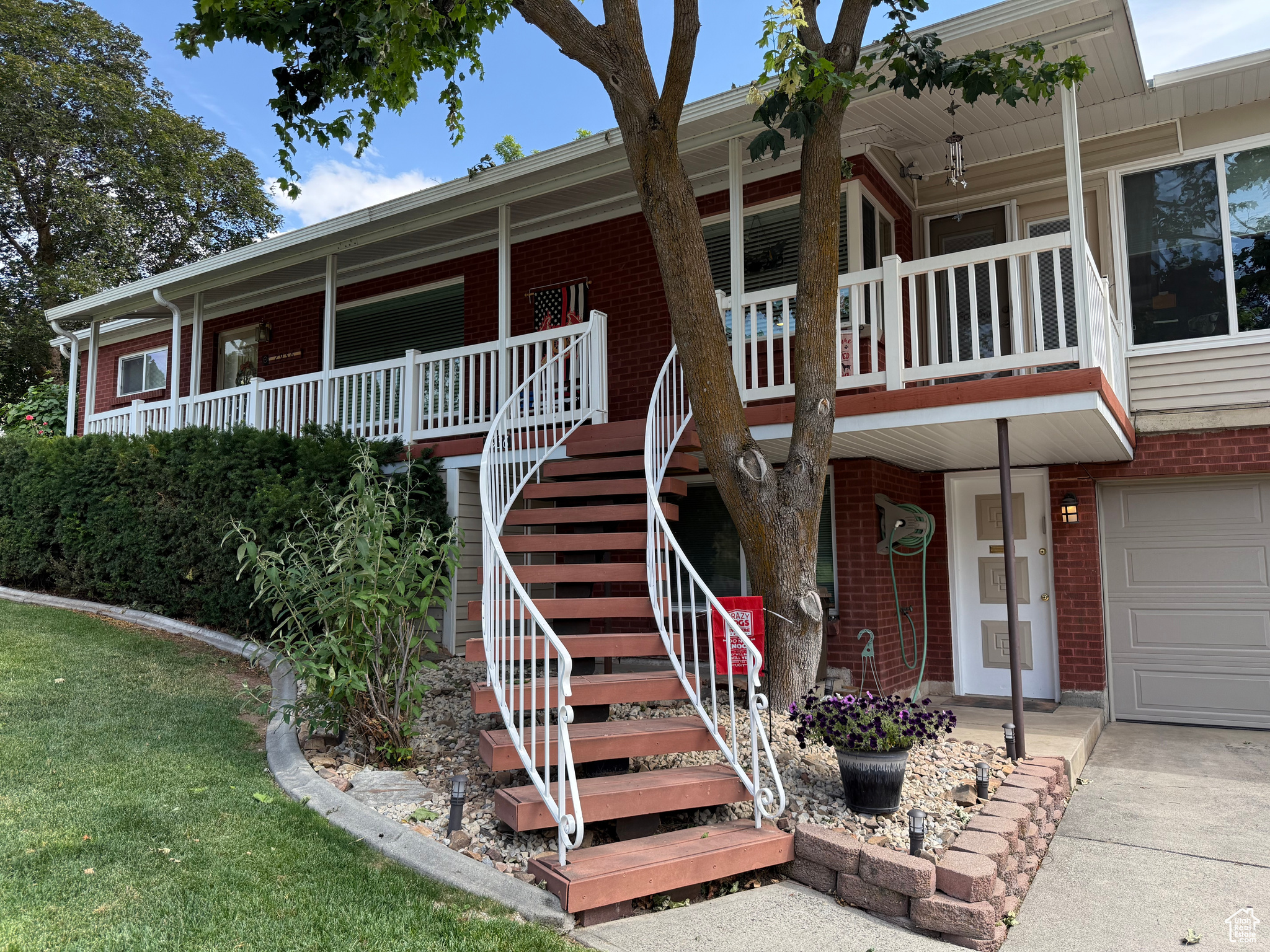 HOLLADAY HILLS - Residential