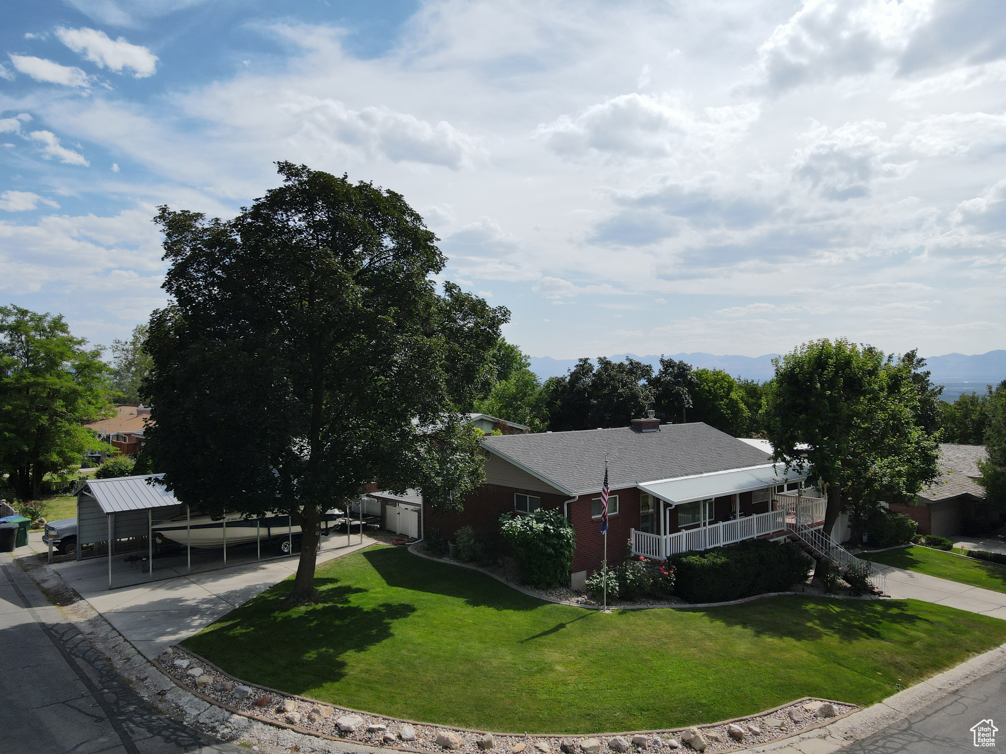 HOLLADAY HILLS - Residential