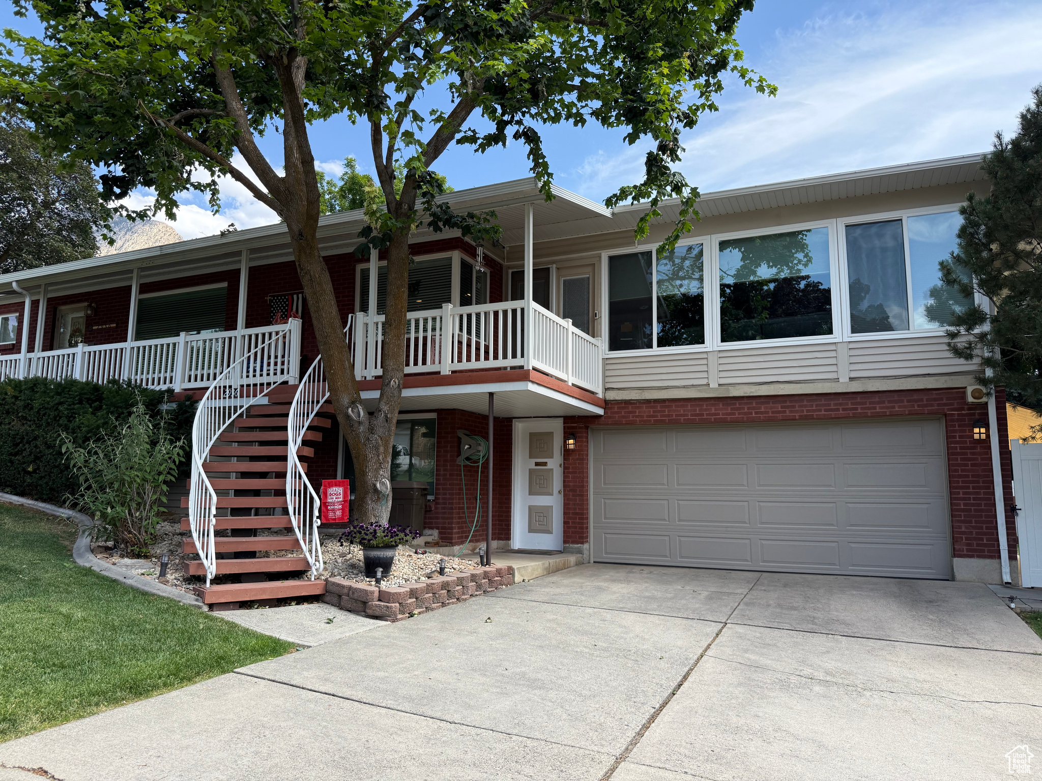 HOLLADAY HILLS - Residential