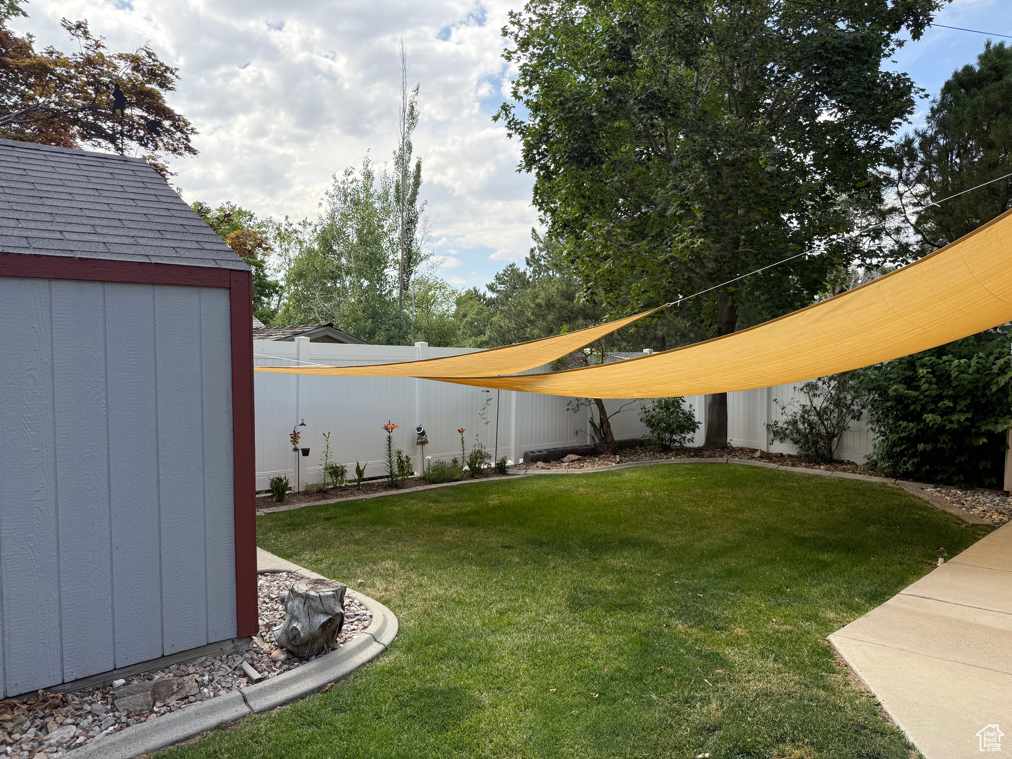 HOLLADAY HILLS - Residential